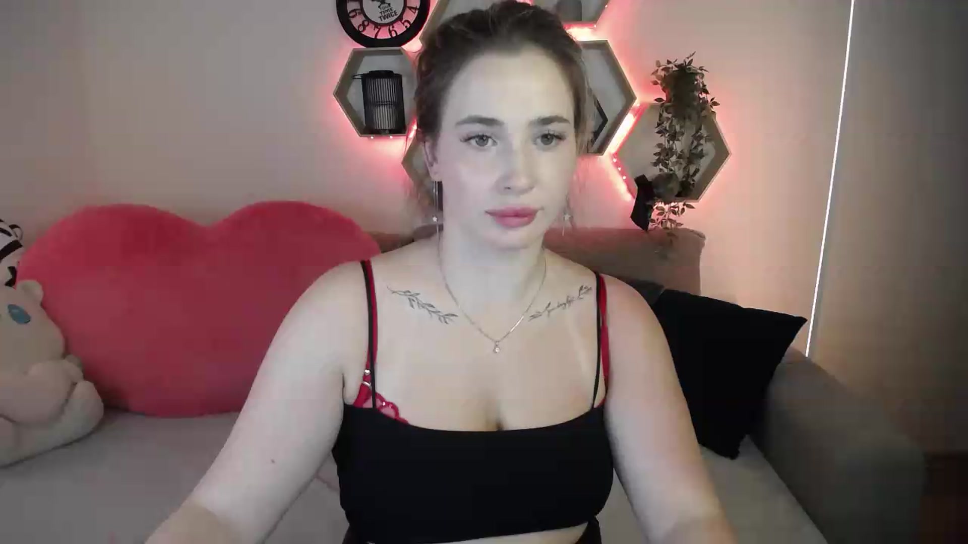 Gallery image thumbnail from SabrinaViolet's myfreecams stream on, 07/17/2026, 12:11 image 7 of 20