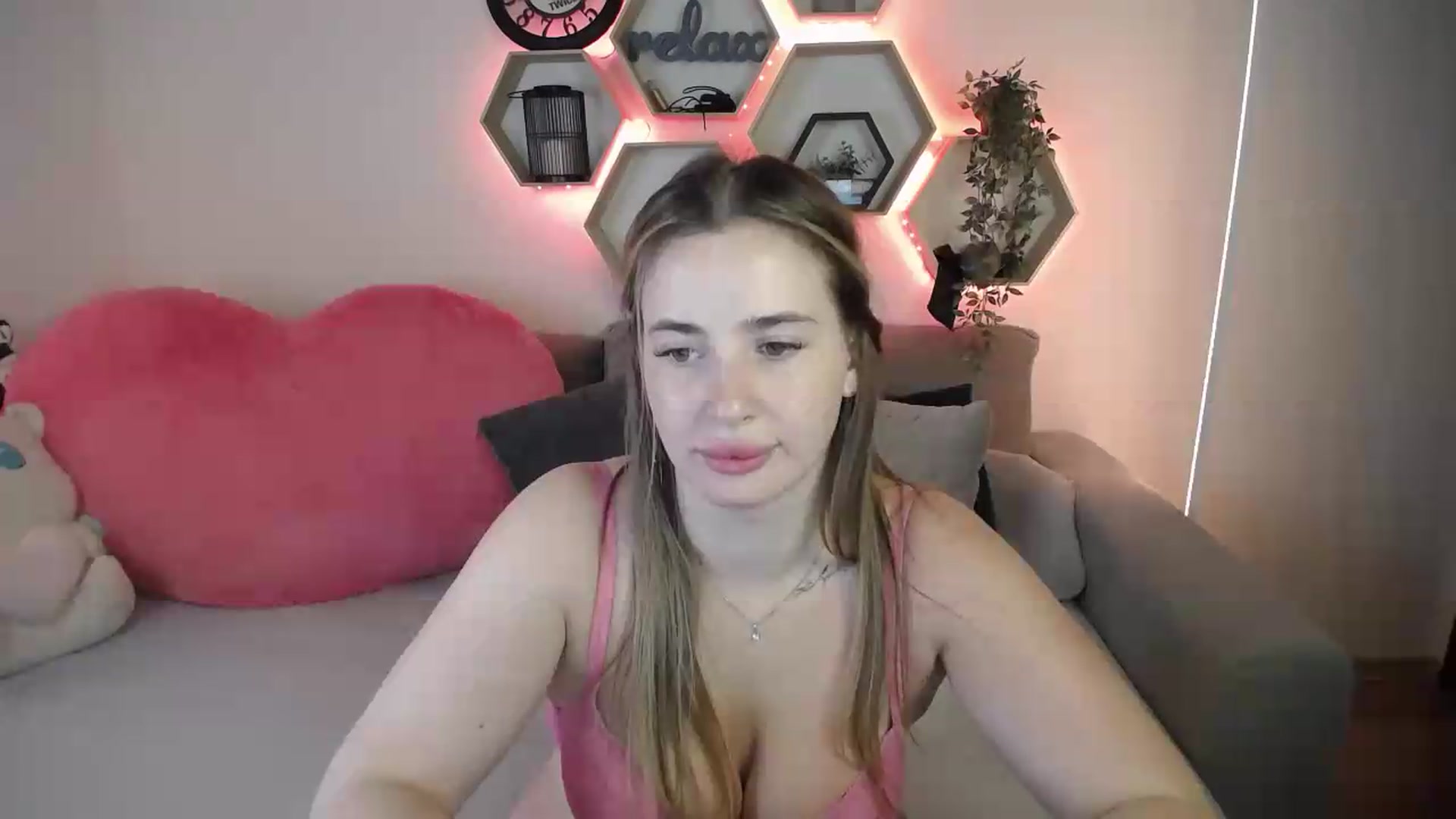 Gallery image thumbnail from SabrinaViolet's myfreecams stream on, 07/18/2026, 10:17 image 12 of 20
