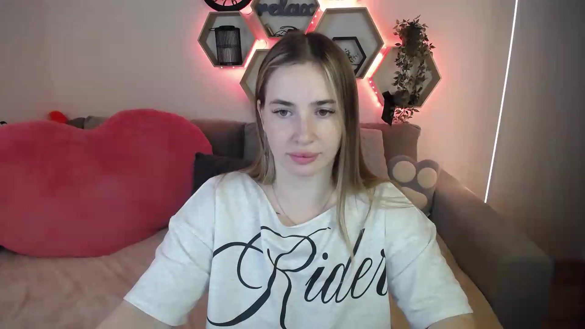 Gallery image thumbnail from SabrinaViolet's myfreecams stream on, 07/20/2026, 09:46 image 12 of 20