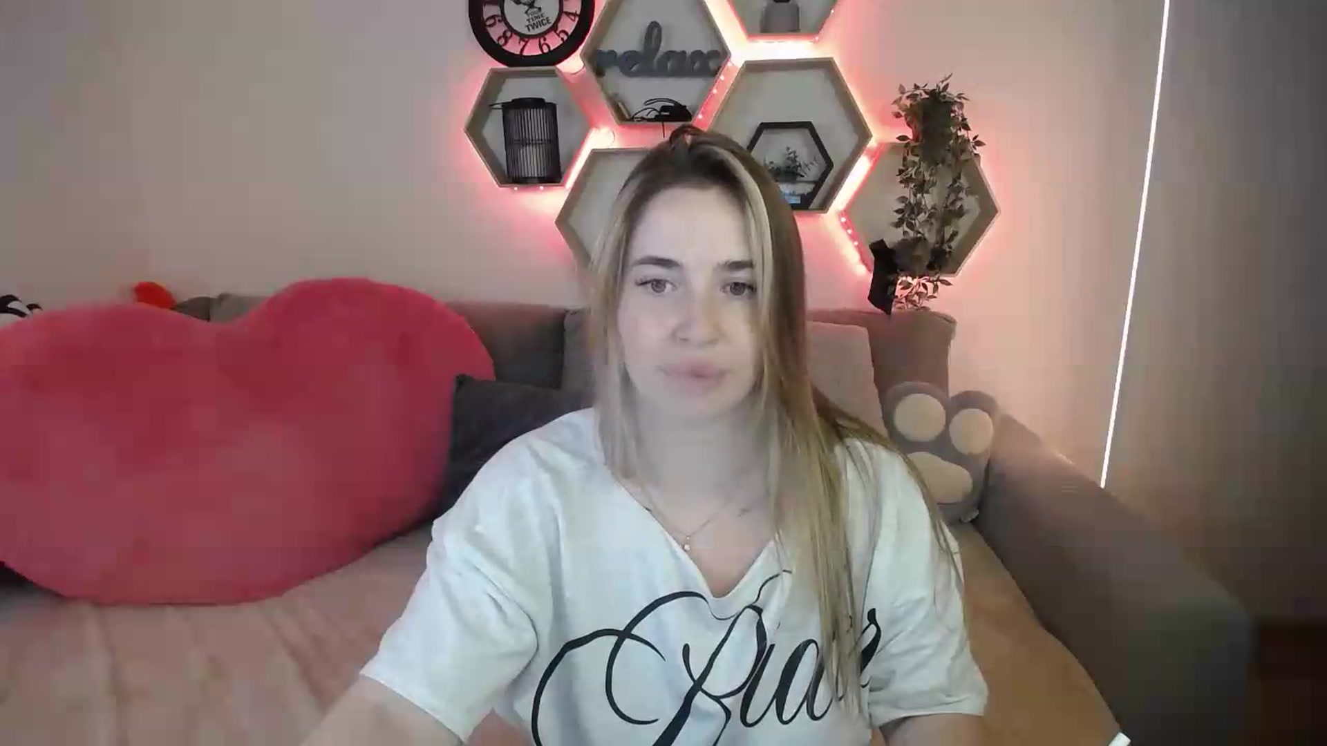 Gallery image thumbnail from SabrinaViolet's myfreecams stream on, 07/20/2026, 11:10 image 20 of 20