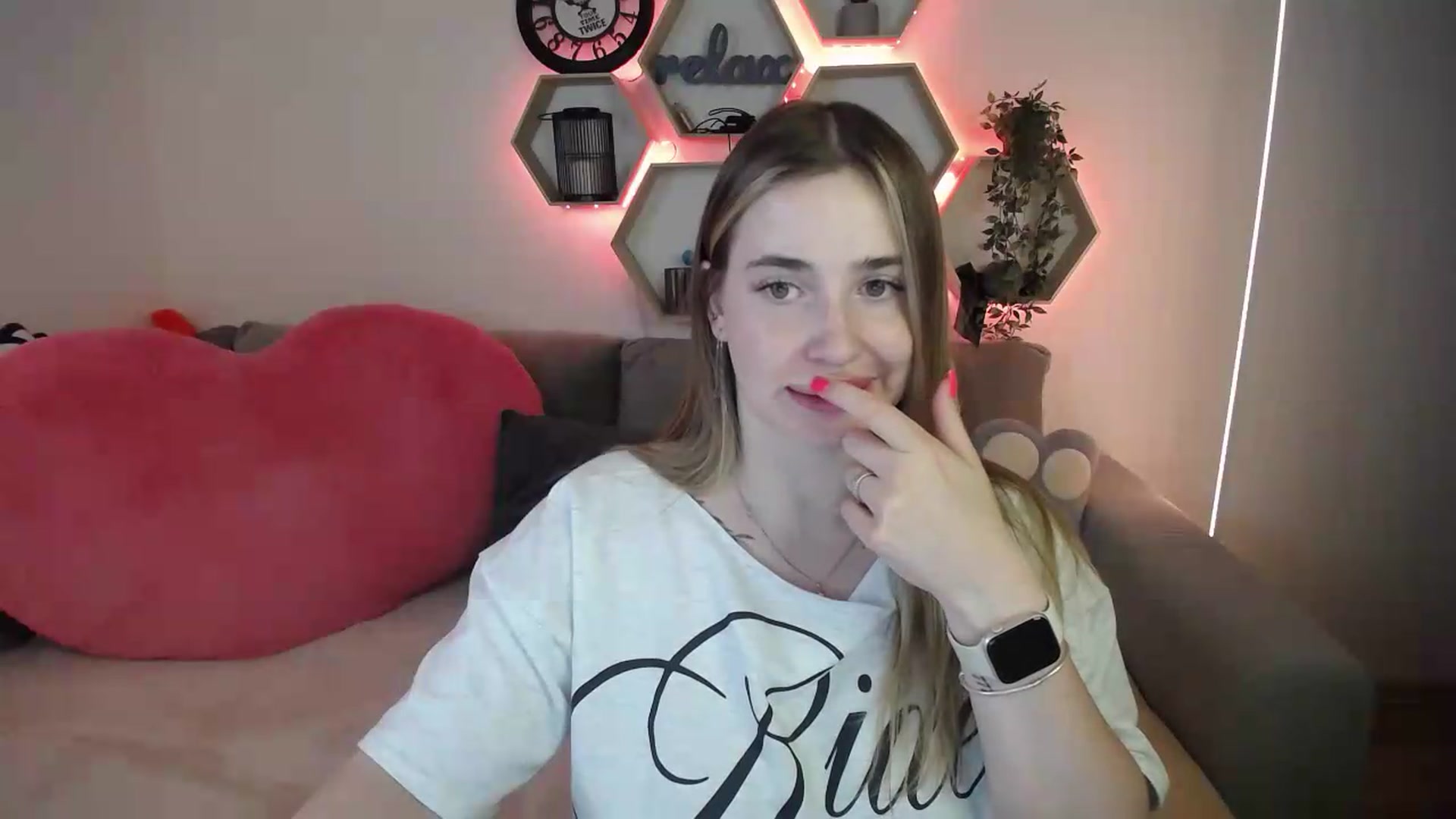Gallery image thumbnail from SabrinaViolet's myfreecams stream on, 07/20/2026, 11:33 image 13 of 20