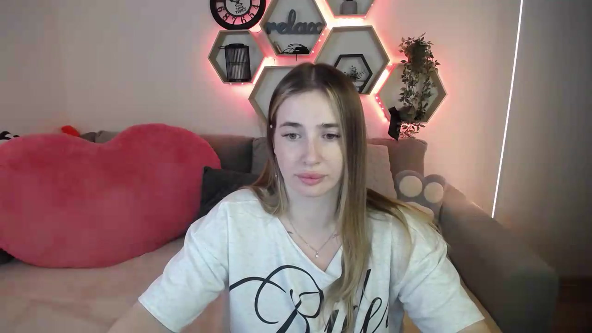 Gallery image thumbnail from SabrinaViolet's myfreecams stream on, 07/20/2026, 11:33 image 19 of 20