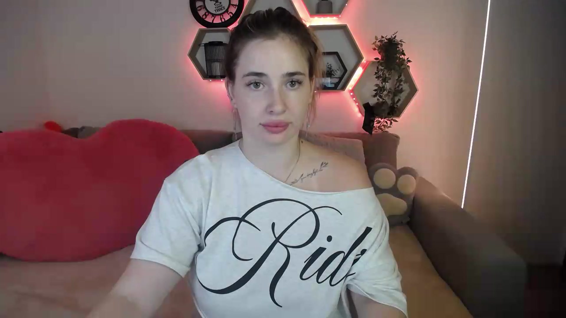 Gallery image thumbnail from SabrinaViolet's myfreecams stream on, 07/20/2026, 12:22 image 5 of 20