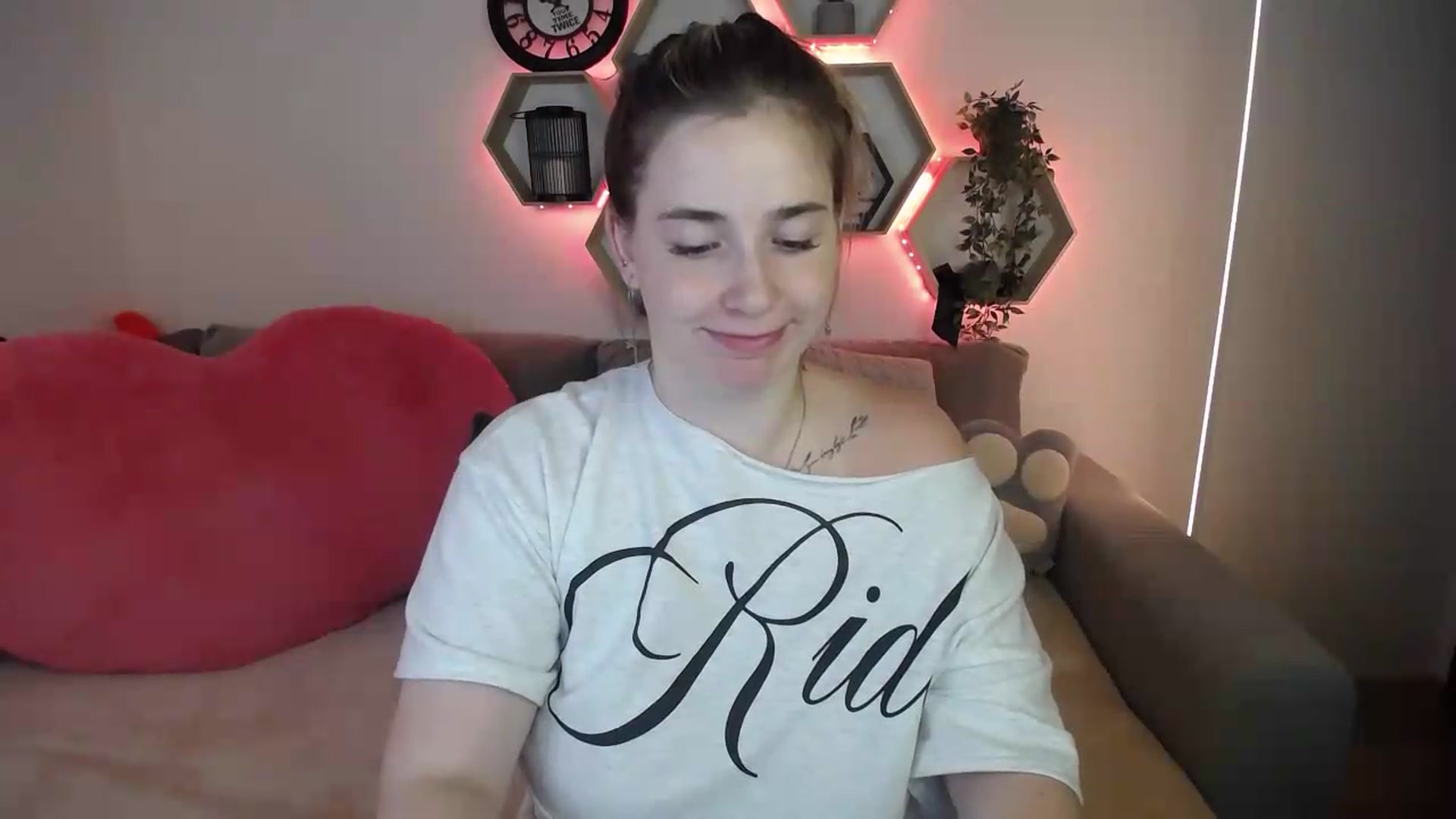 Gallery image thumbnail from SabrinaViolet's myfreecams stream on, 07/20/2026, 12:22 image 10 of 20