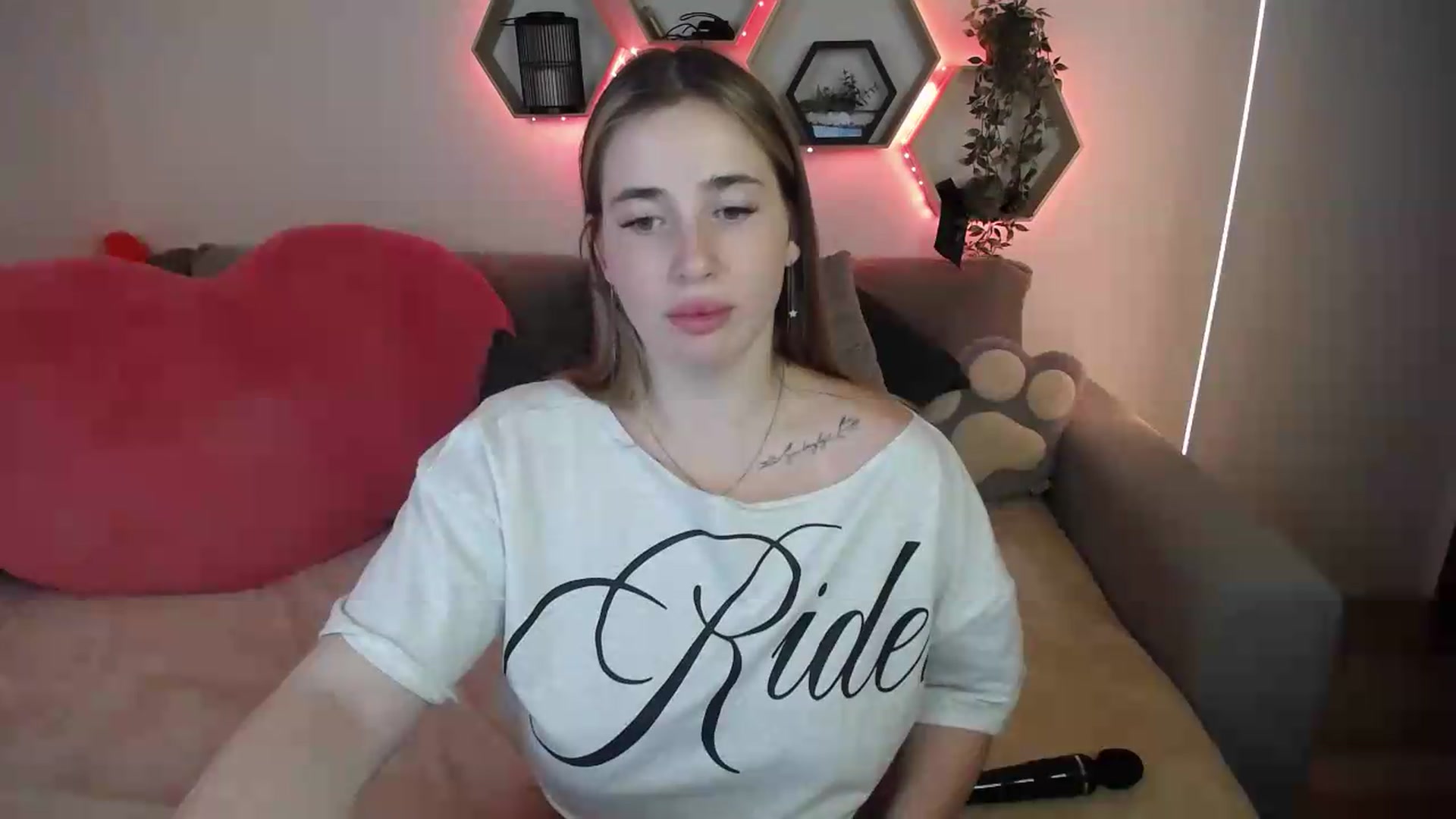 Gallery image thumbnail from SabrinaViolet's myfreecams stream on, 07/20/2026, 13:43 image 2 of 20
