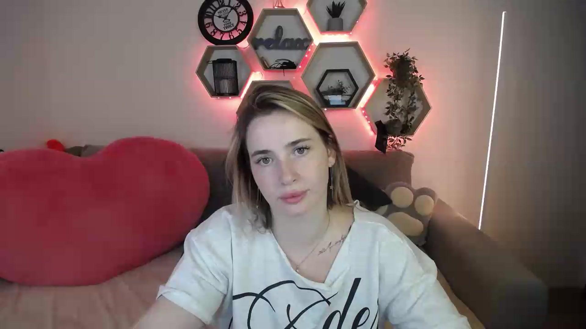 Gallery image thumbnail from SabrinaViolet's myfreecams stream on, 07/20/2026, 13:43 image 20 of 20