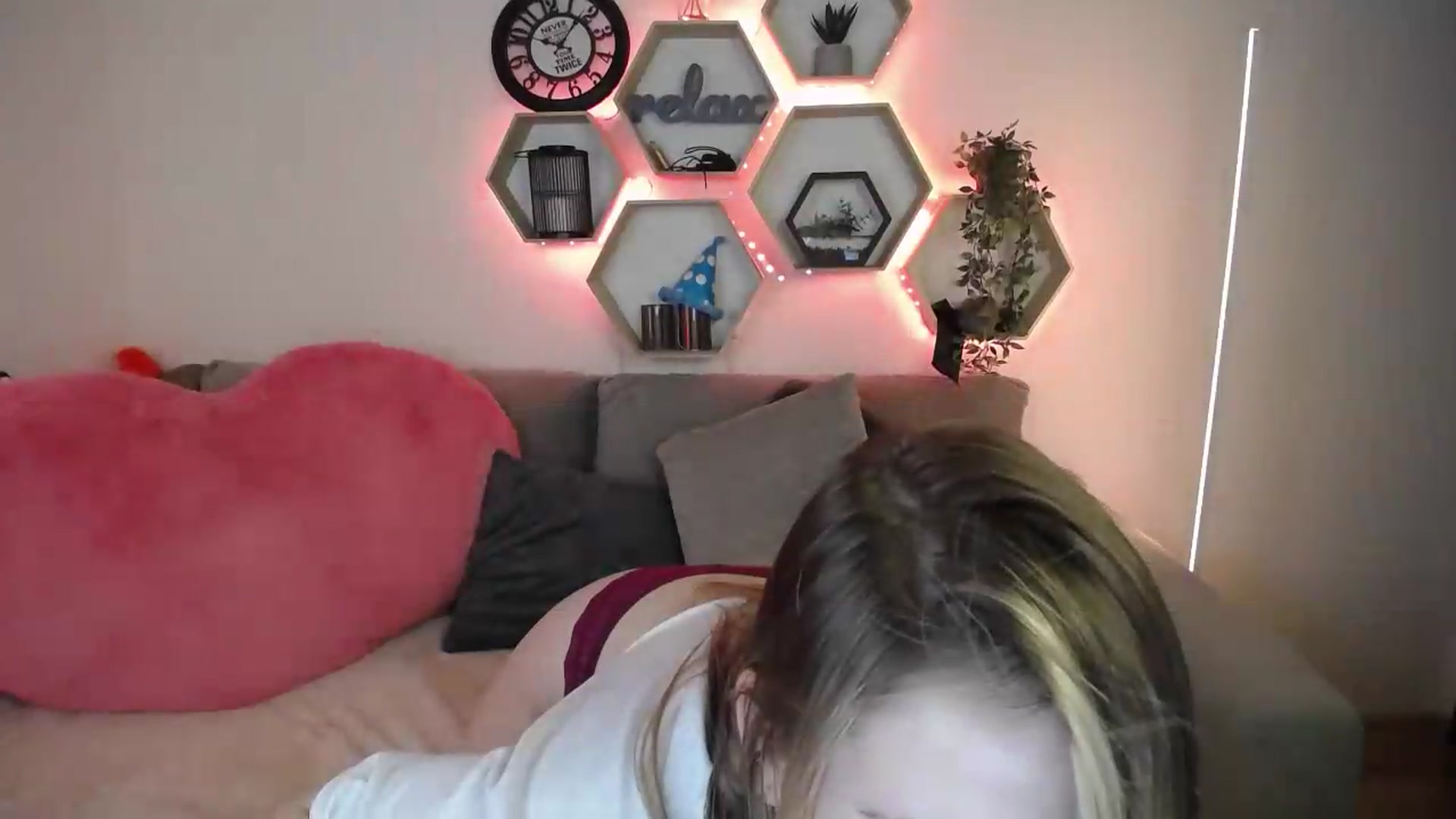 Gallery image thumbnail from SabrinaViolet's myfreecams stream on, 07/20/2026, 13:43 image 8 of 20