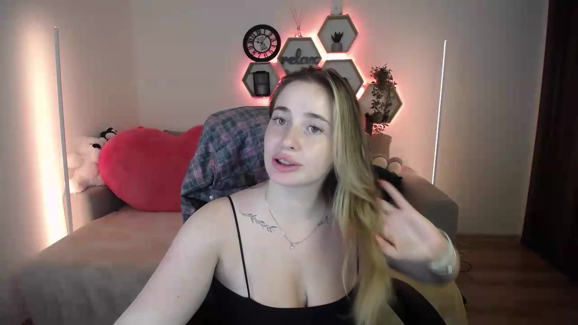 Gallery image thumbnail from SabrinaViolet's myfreecams stream on, 07/21/2026, 13:43 image 20 of 20