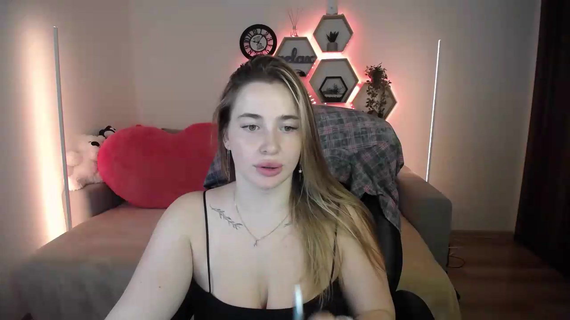 Gallery image thumbnail from SabrinaViolet's myfreecams stream on, 07/21/2026, 13:43 image 4 of 20