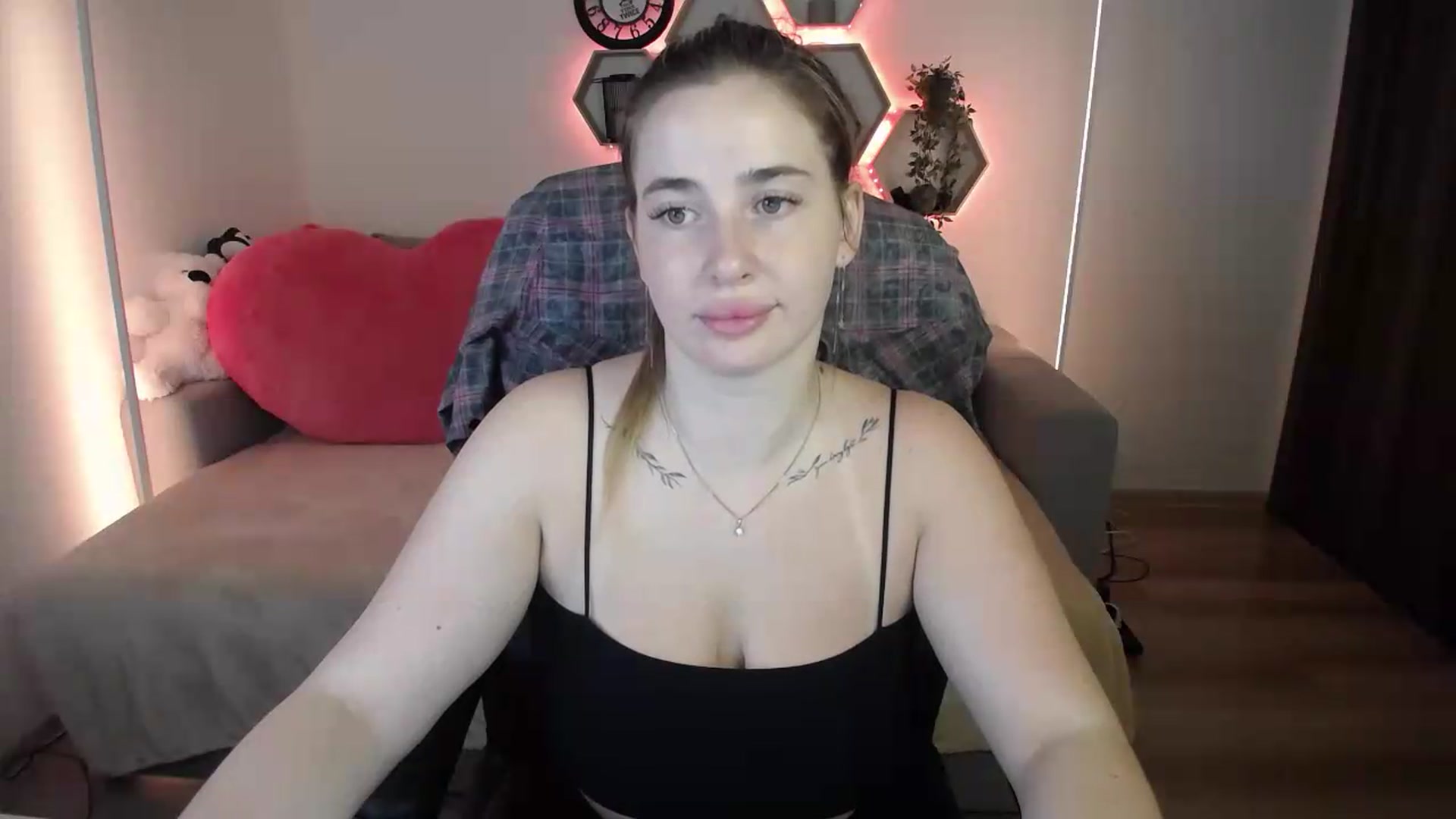 Gallery image thumbnail from SabrinaViolet's myfreecams stream on, 07/22/2026, 09:20 image 13 of 20