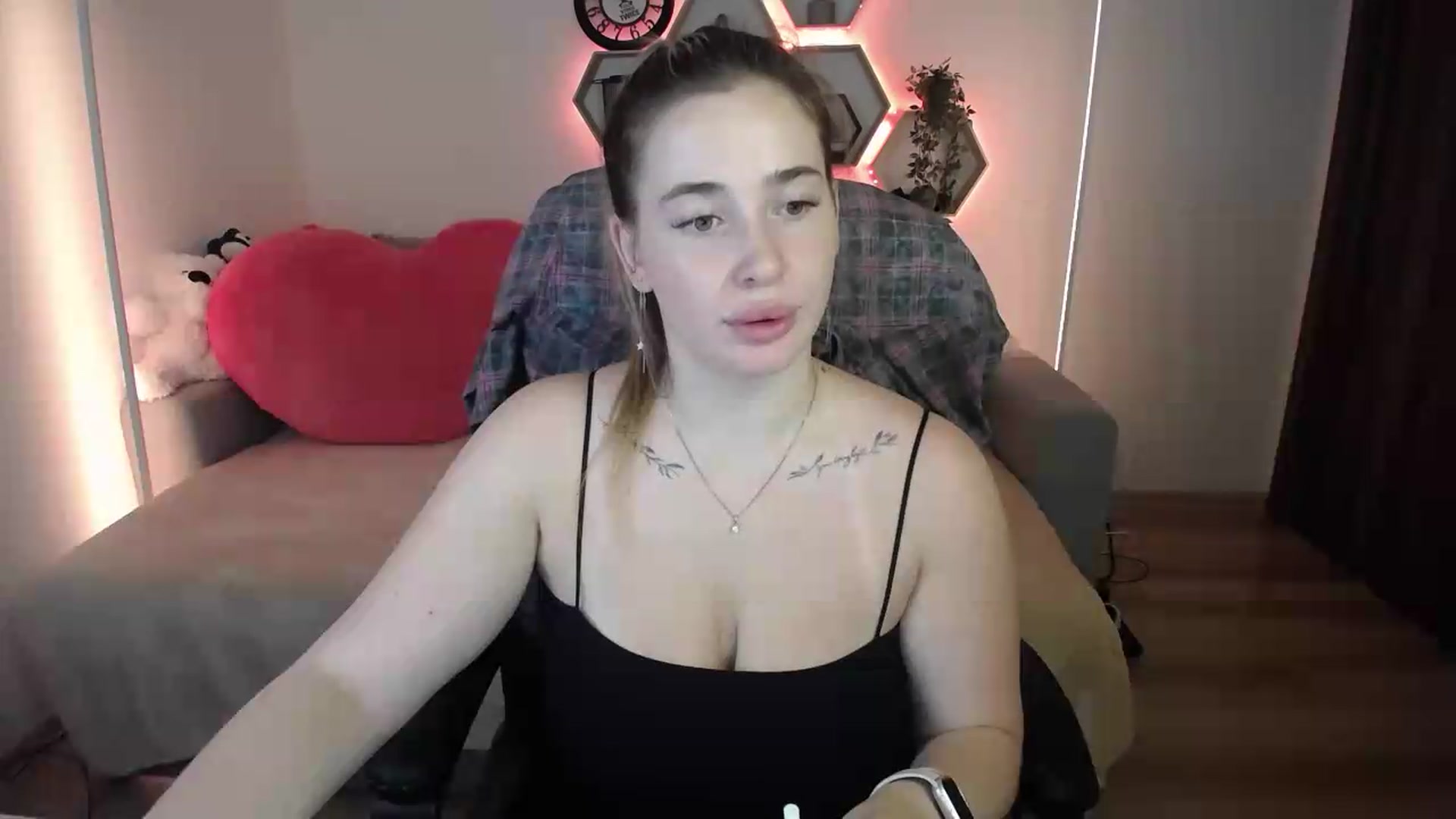 Gallery image thumbnail from SabrinaViolet's myfreecams stream on, 07/22/2026, 09:20 image 2 of 20
