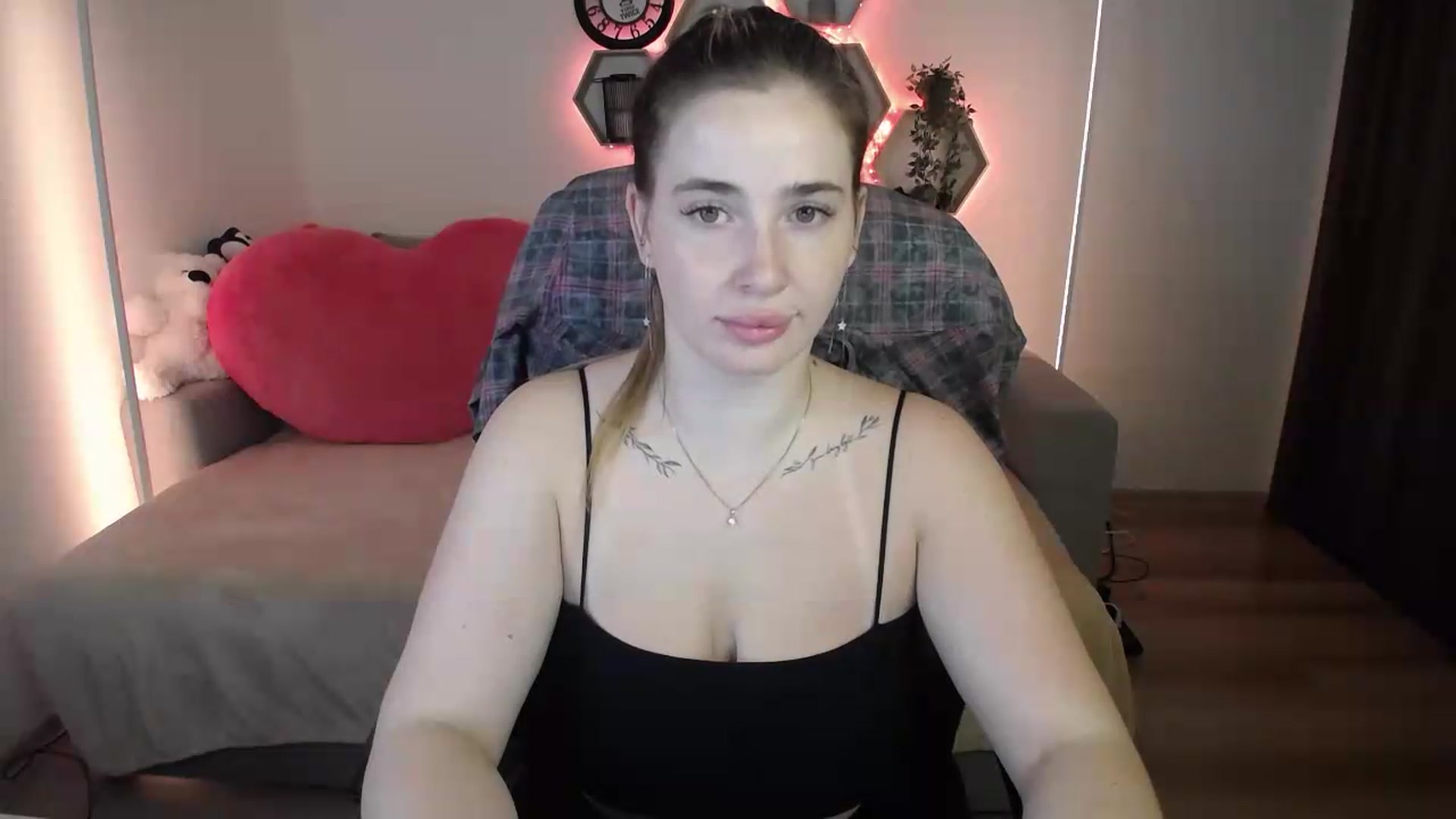 Gallery image thumbnail from SabrinaViolet's myfreecams stream on, 07/22/2026, 09:20 image 12 of 20