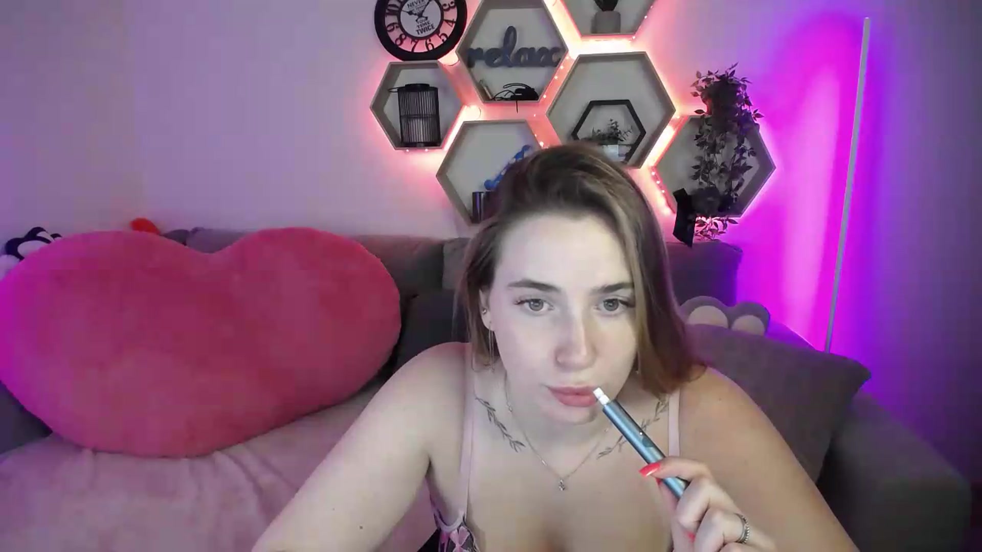 Gallery image thumbnail from SabrinaViolet's myfreecams stream on, 07/27/2026, 12:25 image 13 of 20