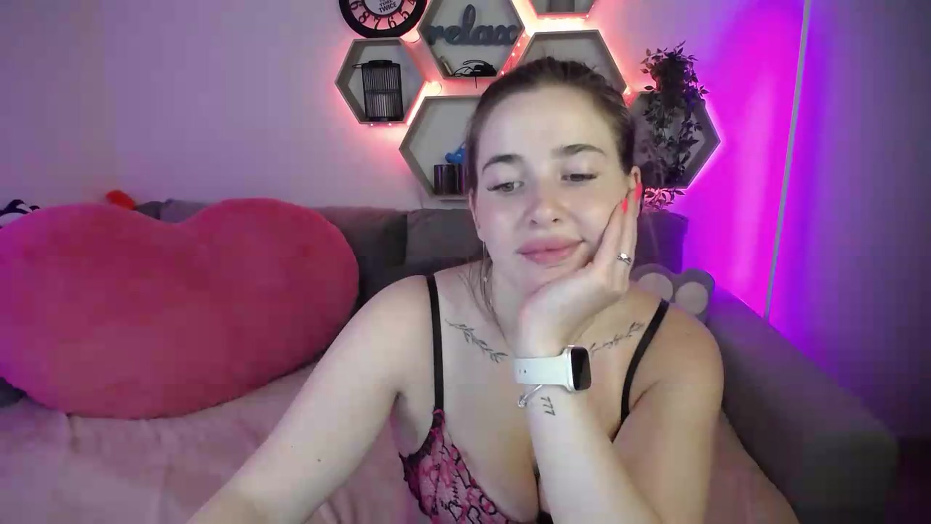 Gallery image thumbnail from SabrinaViolet's myfreecams stream on, 07/28/2026, 11:02 image 15 of 20
