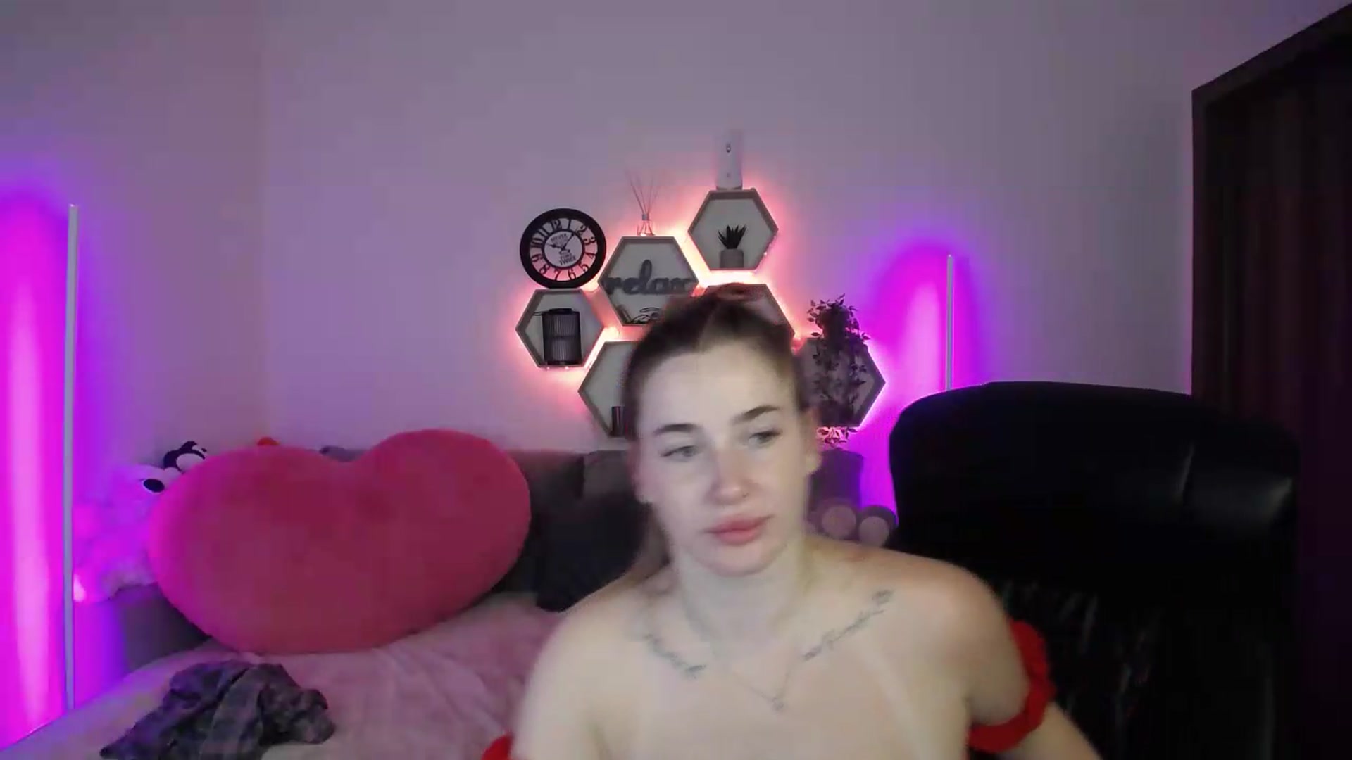 Gallery image thumbnail from SabrinaViolet's myfreecams stream on, 07/29/2026, 14:02 image 14 of 20