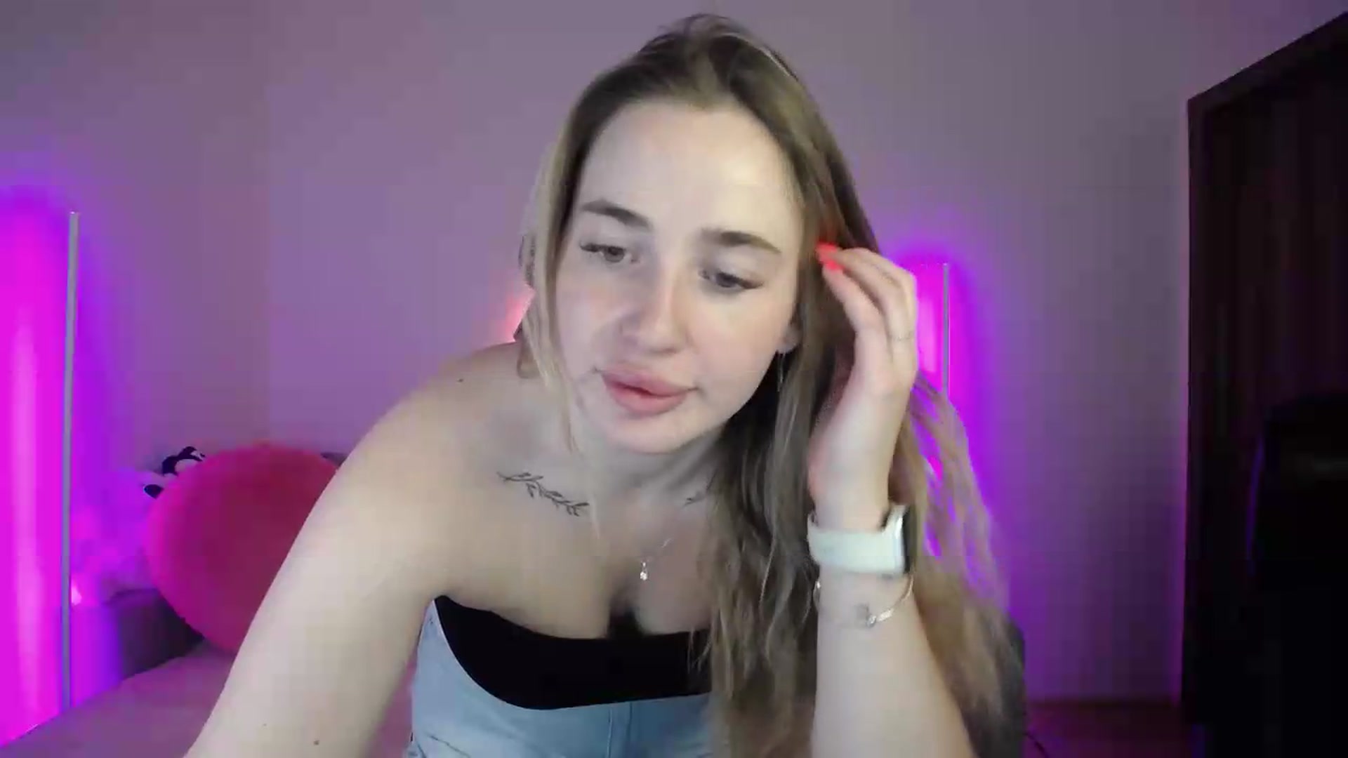 Gallery image thumbnail from SabrinaViolet's myfreecams stream on, 07/31/2026, 08:27 image 8 of 20