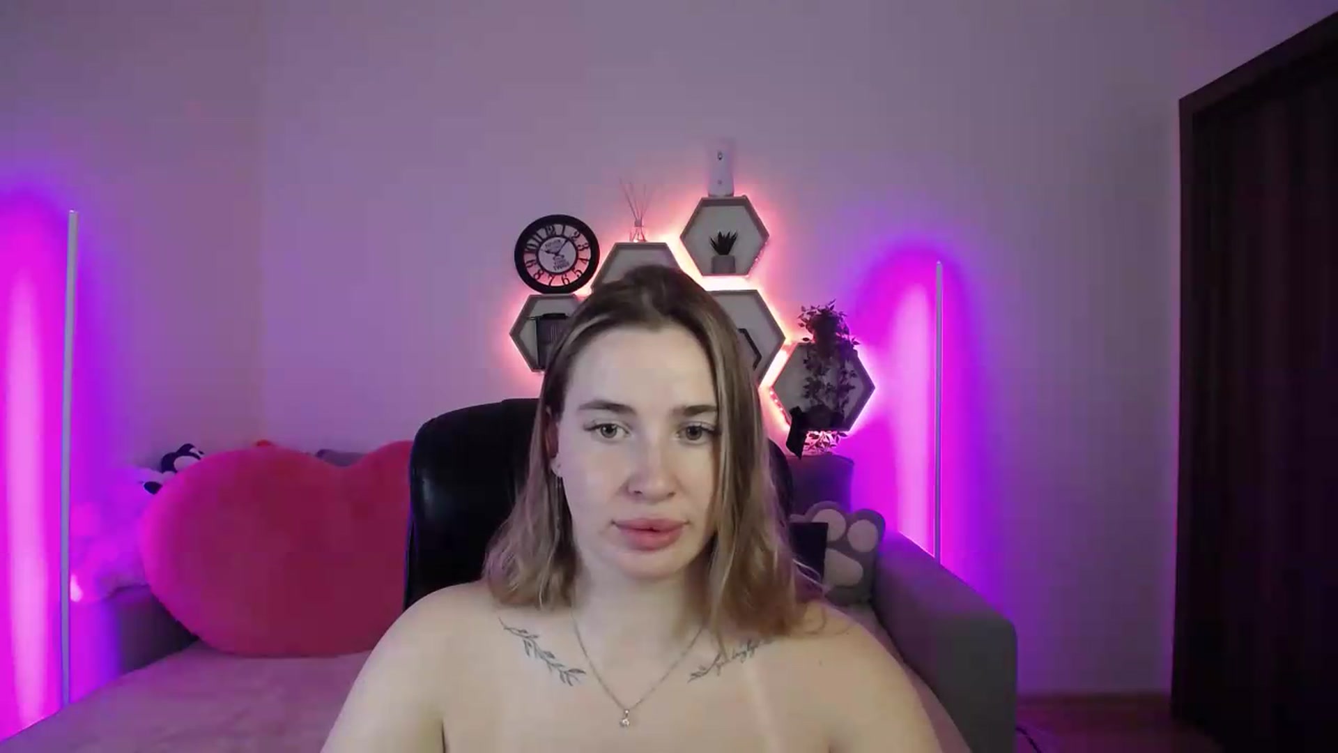 Gallery image thumbnail from SabrinaViolet's myfreecams stream on, 07/31/2026, 09:07 image 2 of 20