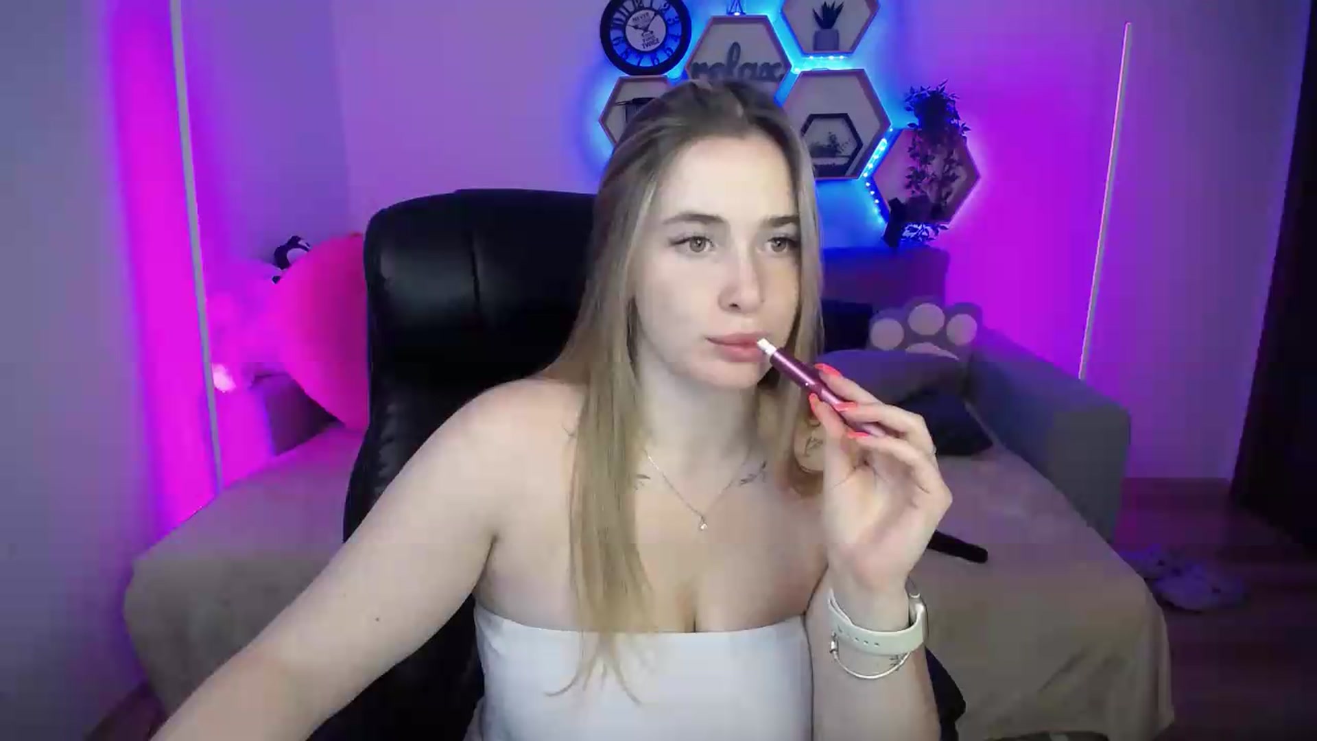 Gallery image thumbnail from SabrinaViolet's myfreecams stream on, 08/04/2026, 11:48 image 20 of 20