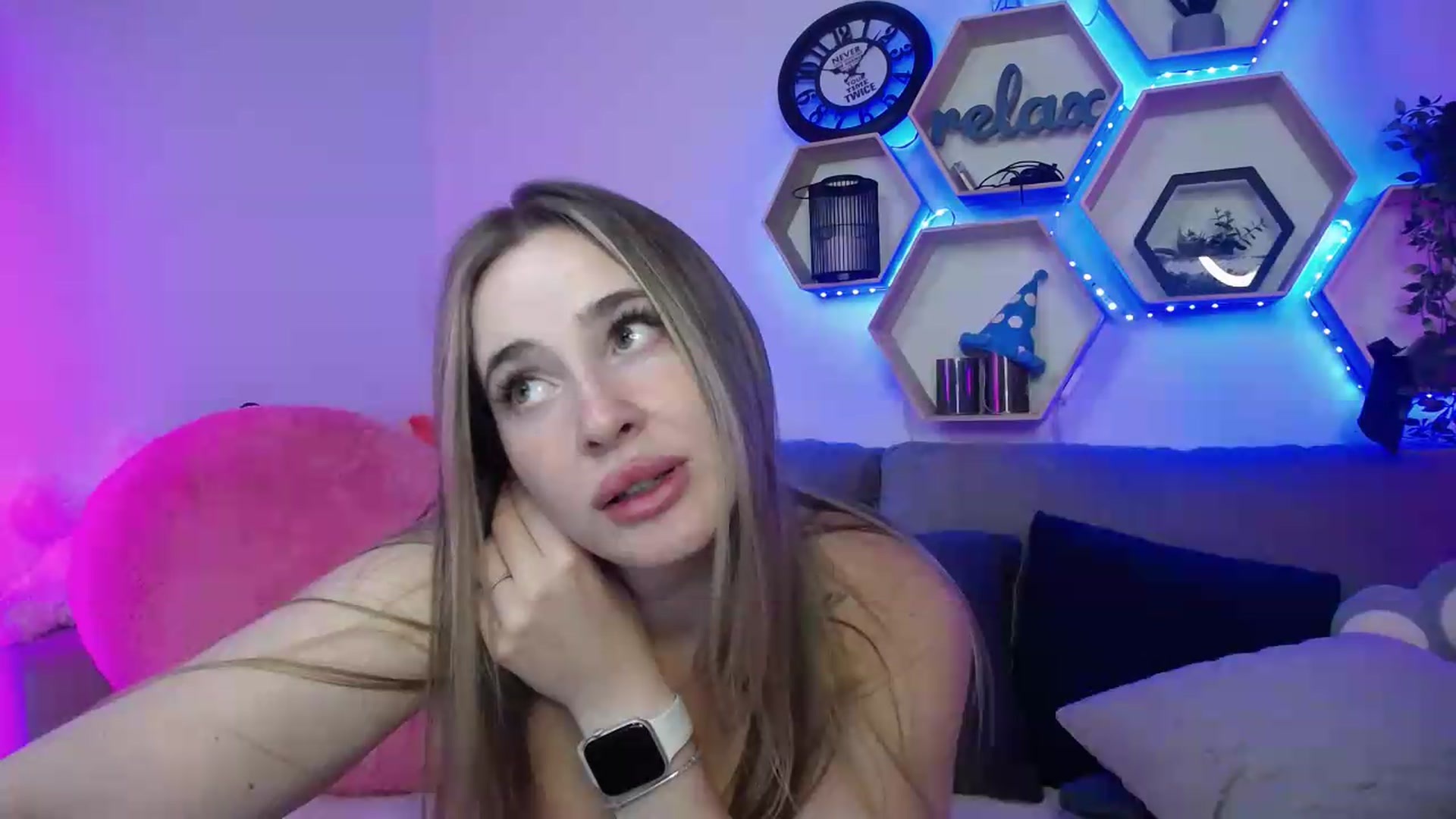 Gallery image thumbnail from SabrinaViolet's myfreecams stream on, 08/04/2026, 14:04 image 4 of 20