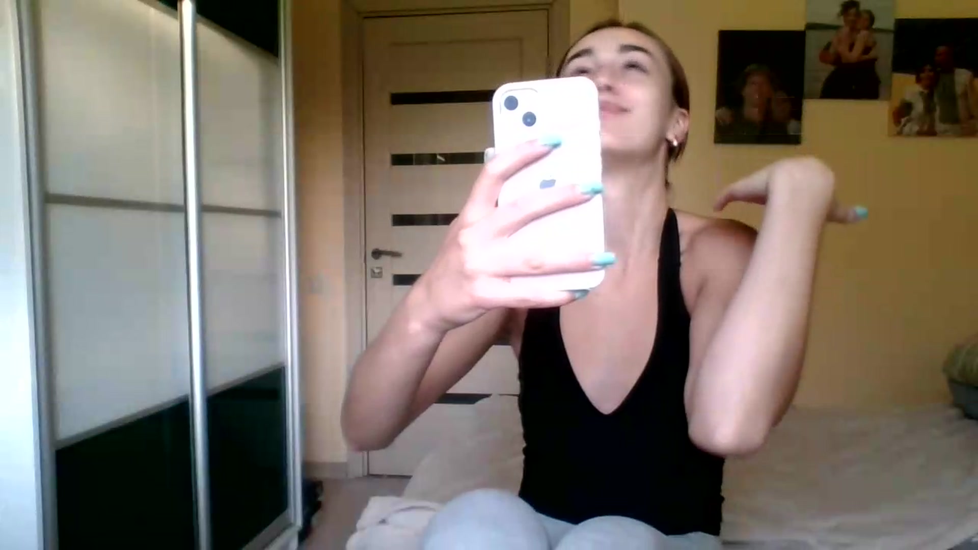 Gallery image thumbnail from SabrinaXx's myfreecams stream on, 08/08/2026, 16:52 image 19 of 20