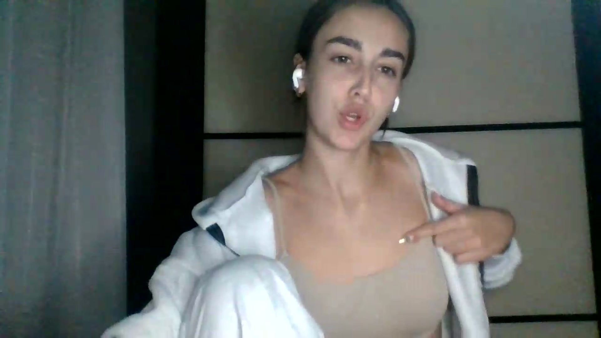 Gallery image thumbnail from SabrinaXx's myfreecams stream on, 08/13/2026, 18:19 image 16 of 20