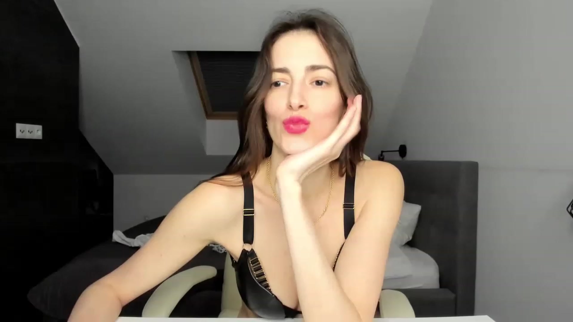 Gallery image thumbnail from Sabrina_Muur's myfreecams stream on, 11/19/2022, 20:12 image 17 of 20
