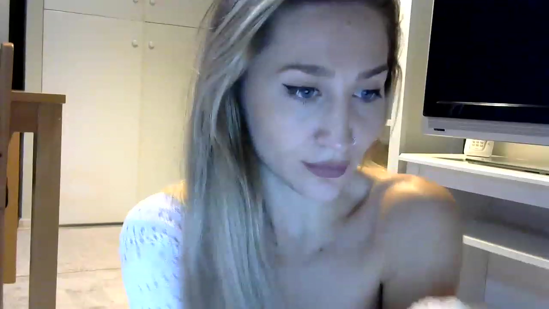 Gallery image thumbnail from Sabrinaaa27's myfreecams stream on, 01/28/2023, 20:23 image 16 of 20