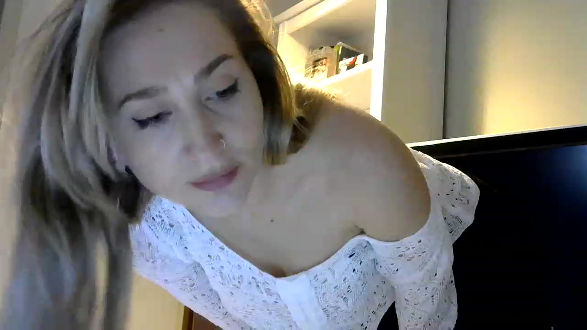 Gallery image thumbnail from Sabrinaaa27's myfreecams stream on, 01/28/2023, 20:23 image 19 of 20