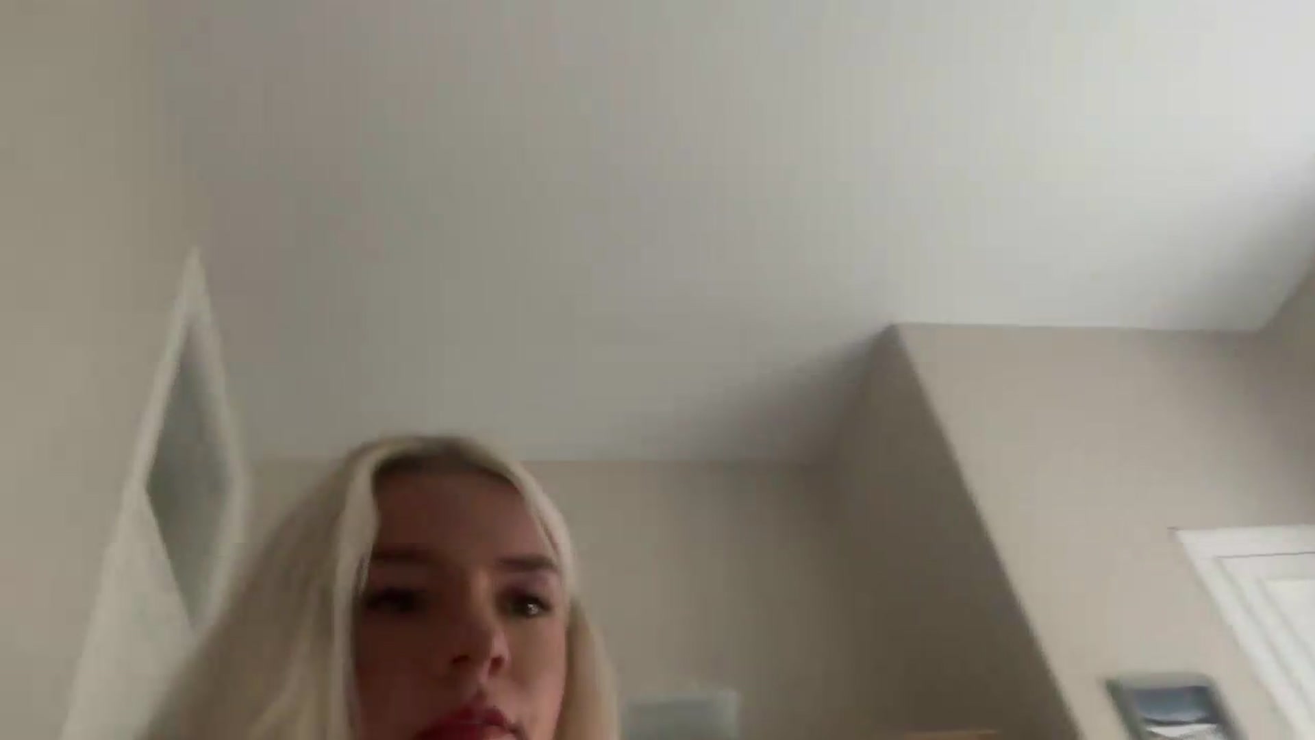 Gallery image thumbnail from Sabrinamasson's myfreecams stream on, 05/16/2026, 15:22 image 6 of 20