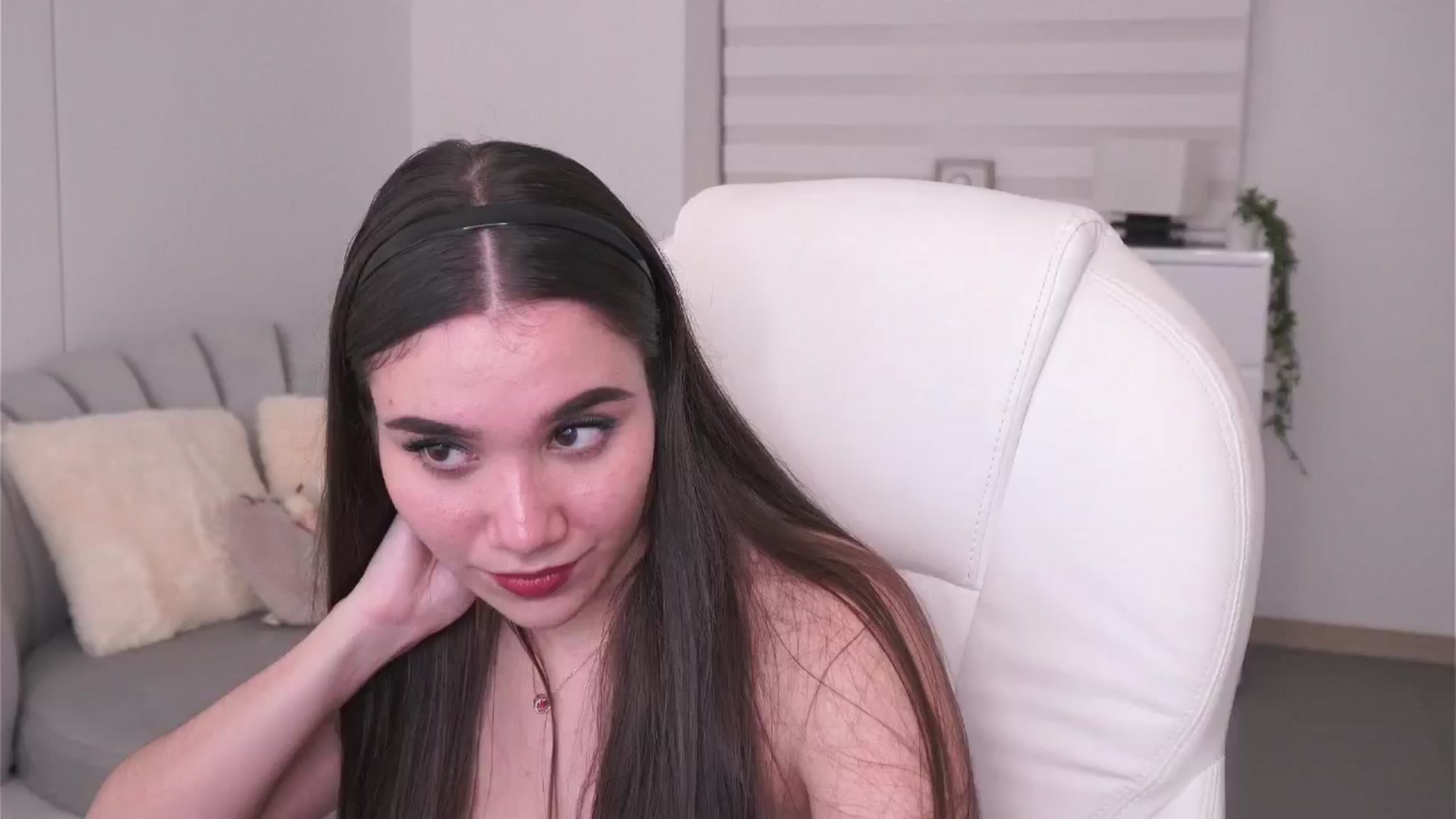 Gallery image thumbnail from Sabrinarey's myfreecams stream on, 08/17/2024, 24:56 image 8 of 20