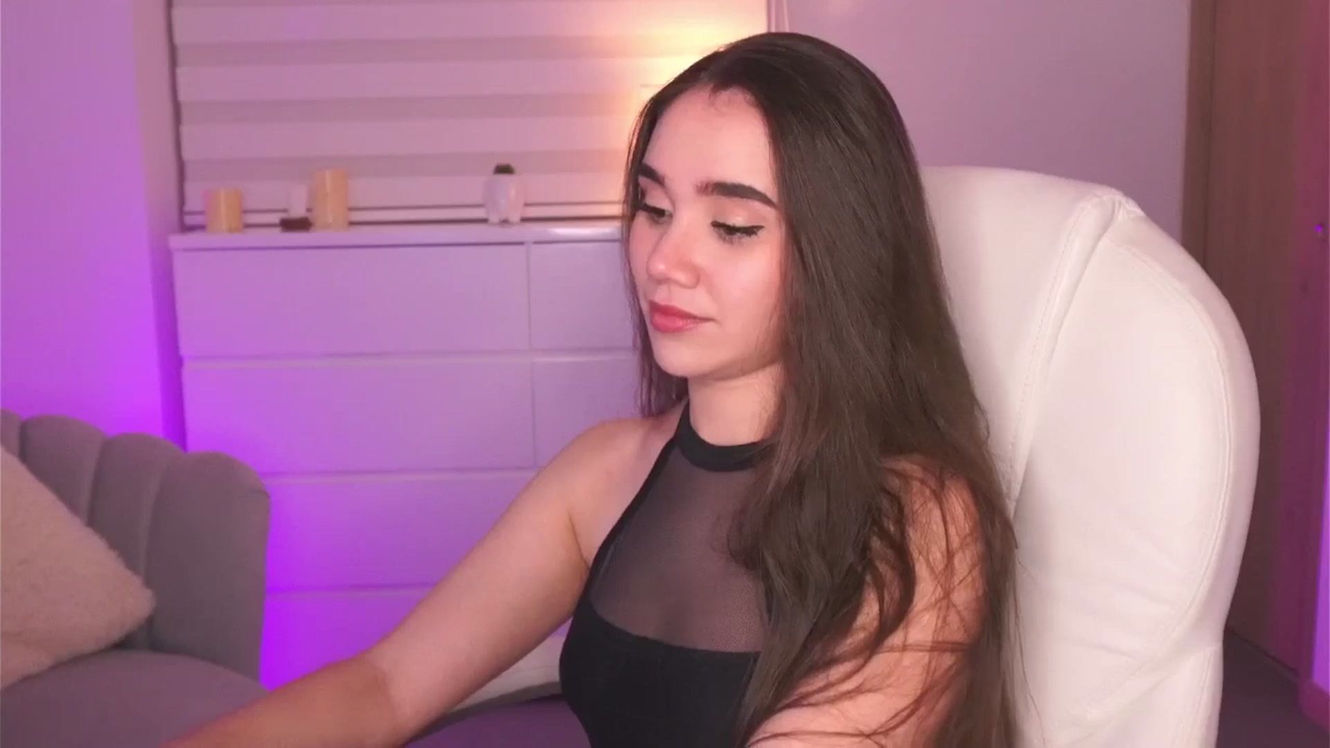 Gallery image thumbnail from Sabrinarey's myfreecams stream on, 03/03/2025, 24:01 image 17 of 20