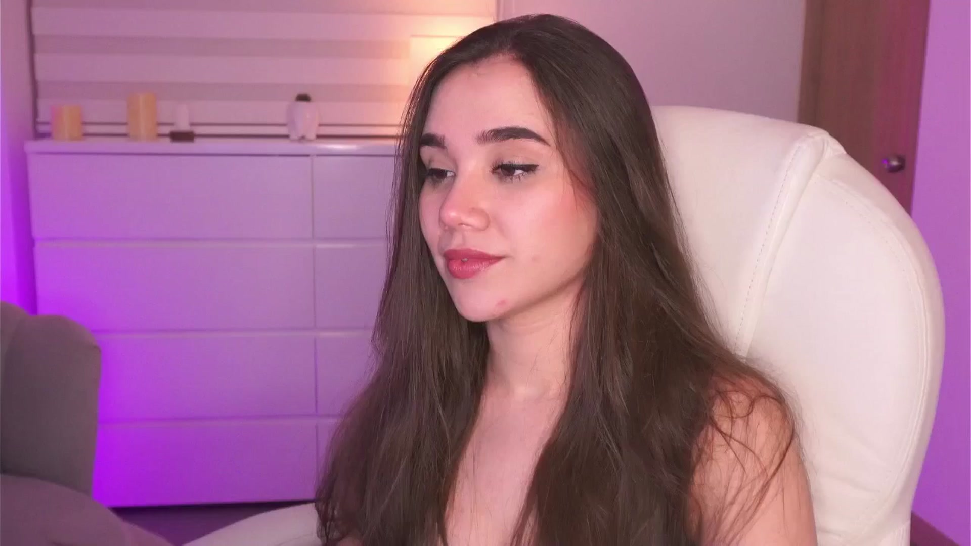 Gallery image thumbnail from Sabrinarey's myfreecams stream on, 03/09/2025, 01:00 image 2 of 20
