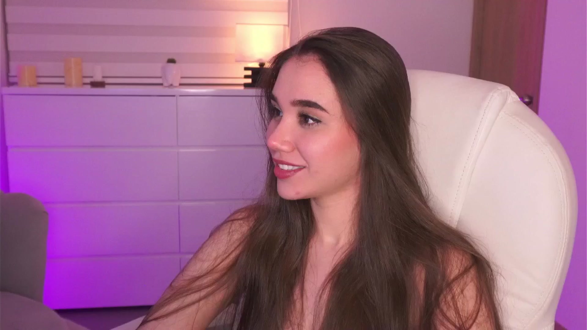 Gallery image thumbnail from Sabrinarey's myfreecams stream on, 03/09/2025, 01:00 image 11 of 20