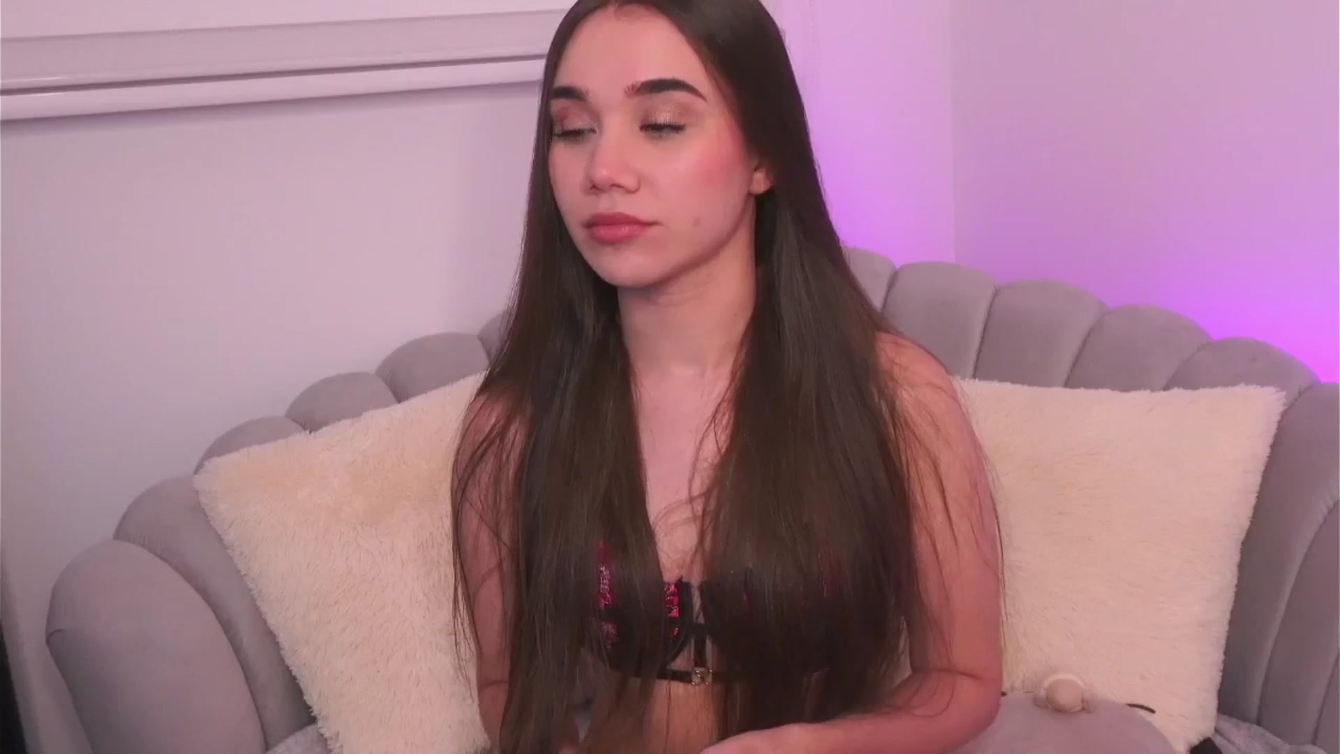 Gallery image thumbnail from Sabrinarey's myfreecams stream on, 04/19/2025, 23:05 image 13 of 20