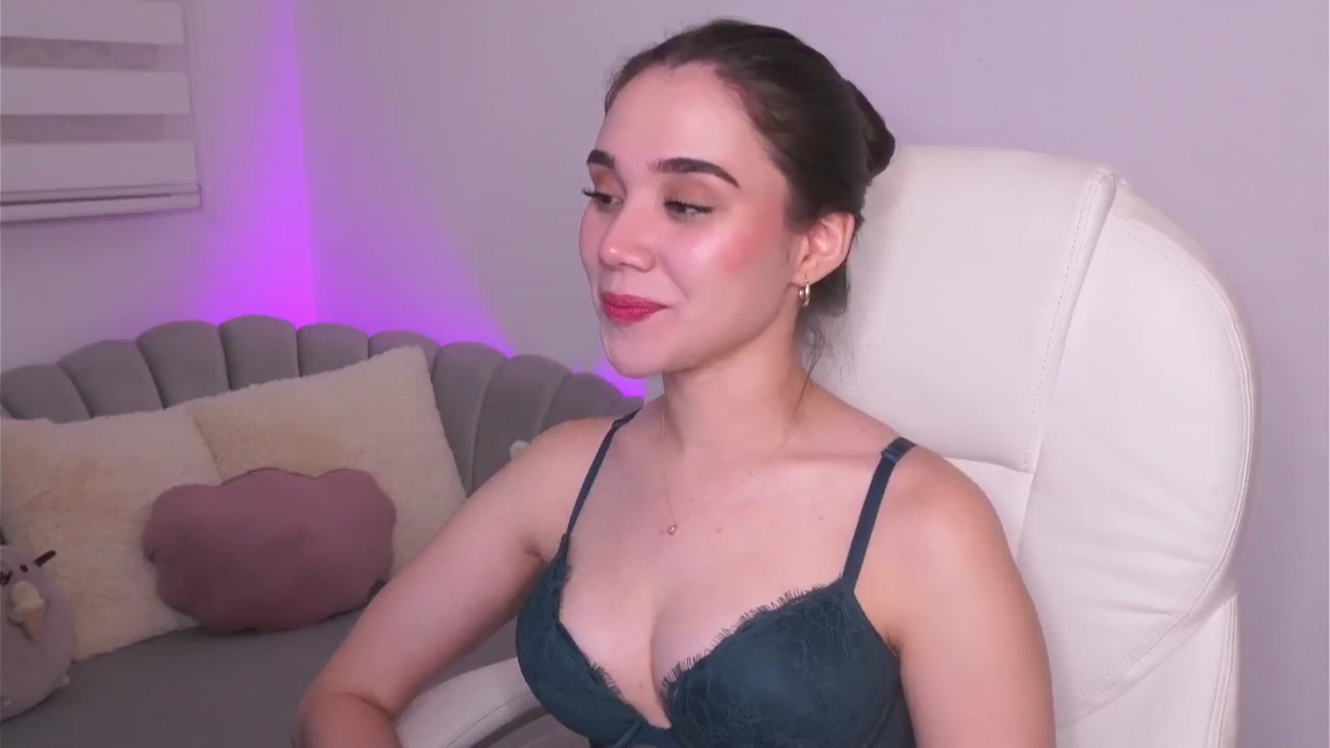 Gallery image thumbnail from Sabrinarey's myfreecams stream on, 05/20/2025, 22:41 image 10 of 20