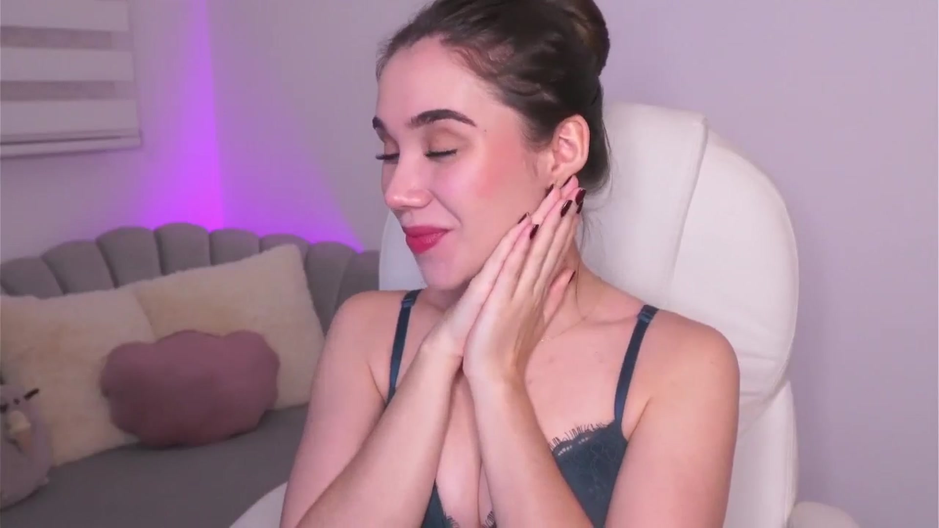 Gallery image thumbnail from Sabrinarey's myfreecams stream on, 05/20/2025, 22:41 image 7 of 20