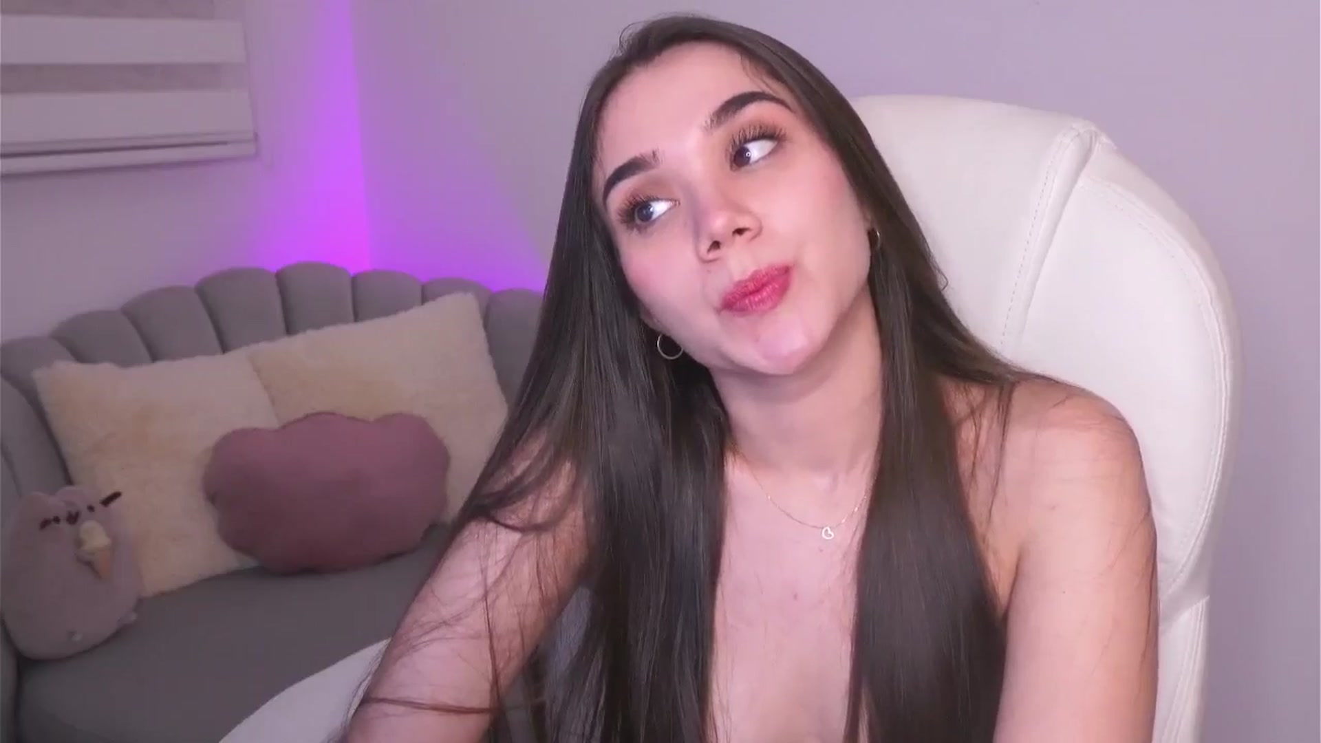 Gallery image thumbnail from Sabrinarey's myfreecams stream on, 05/20/2025, 23:29 image 9 of 20