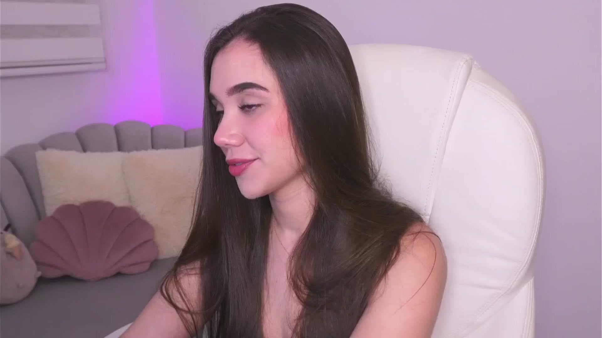 Gallery image thumbnail from Sabrinarey's myfreecams stream on, 05/30/2025, 21:05 image 18 of 20