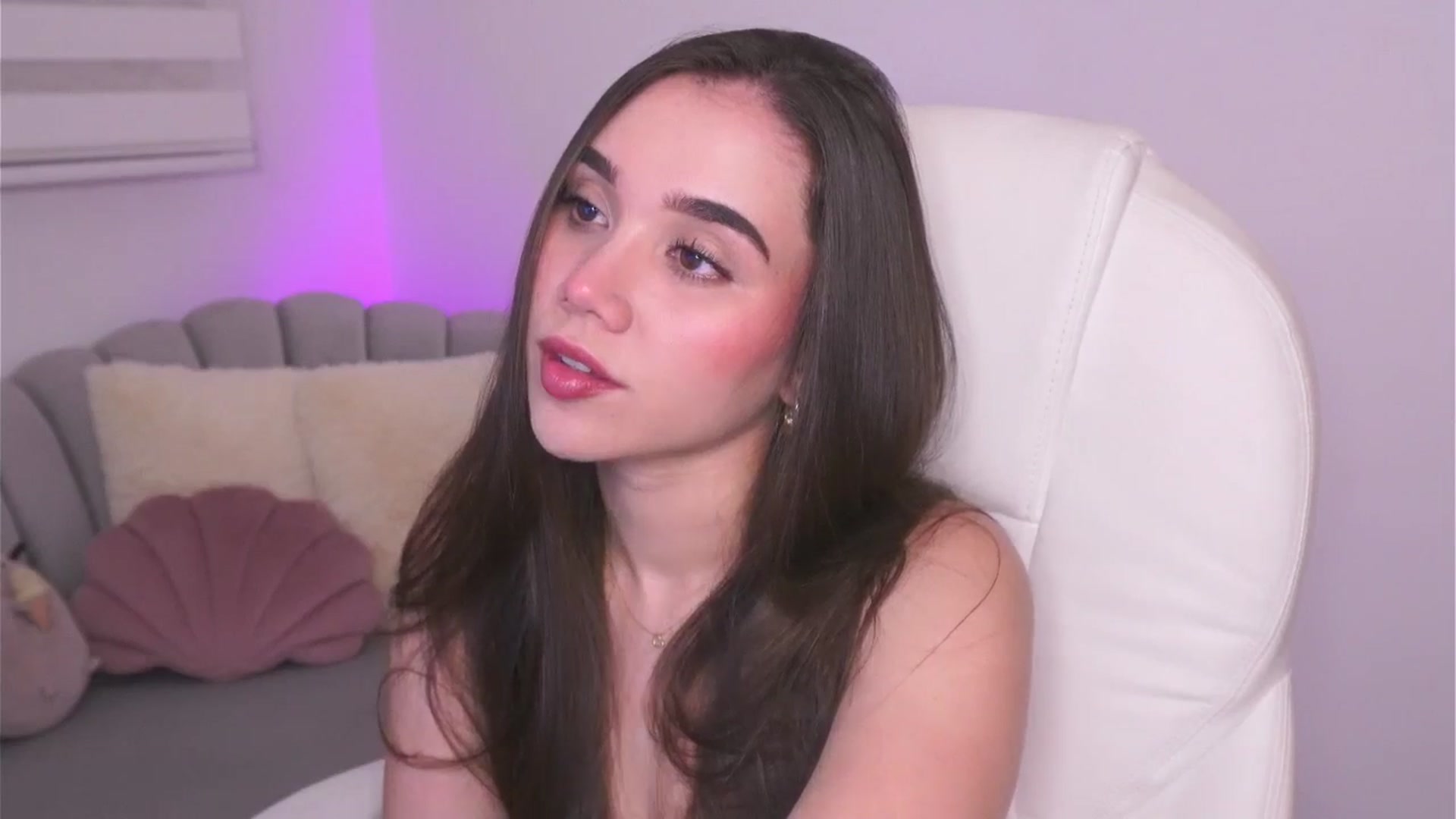 Gallery image thumbnail from Sabrinarey's myfreecams stream on, 05/30/2025, 21:05 image 17 of 20