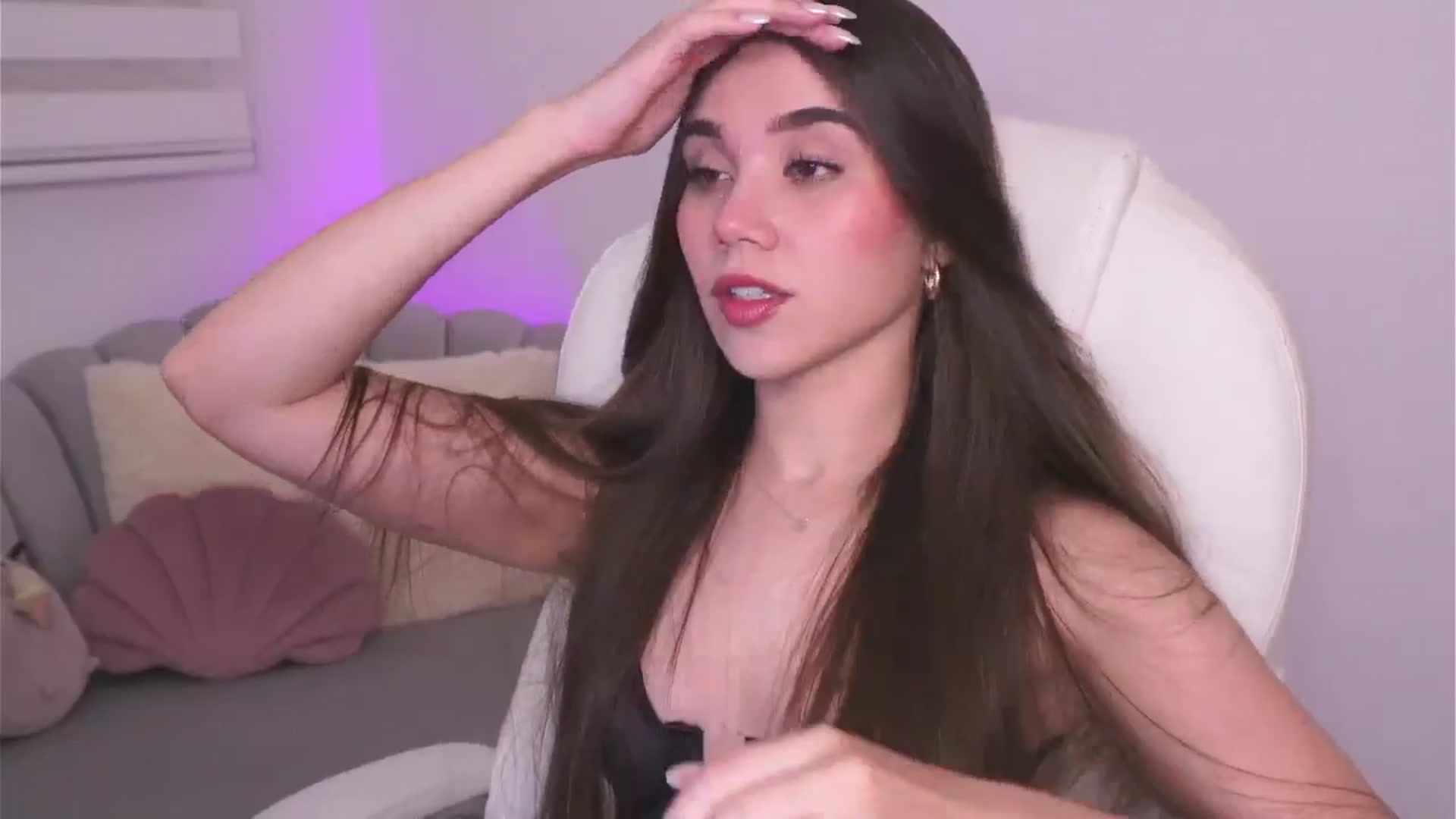 Gallery image thumbnail from Sabrinarey's myfreecams stream on, 05/30/2025, 21:05 image 7 of 20
