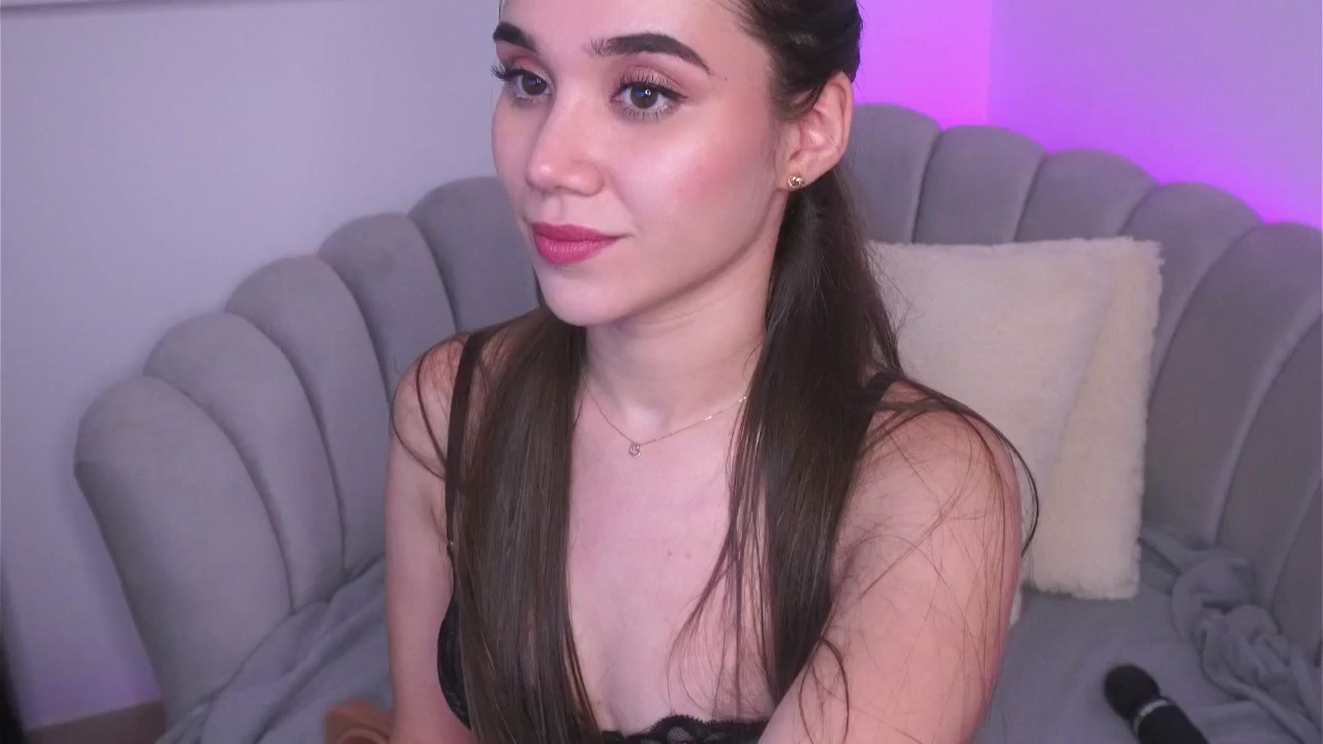 Gallery image thumbnail from Sabrinarey's myfreecams stream on, 06/18/2025, 24:29 image 8 of 20