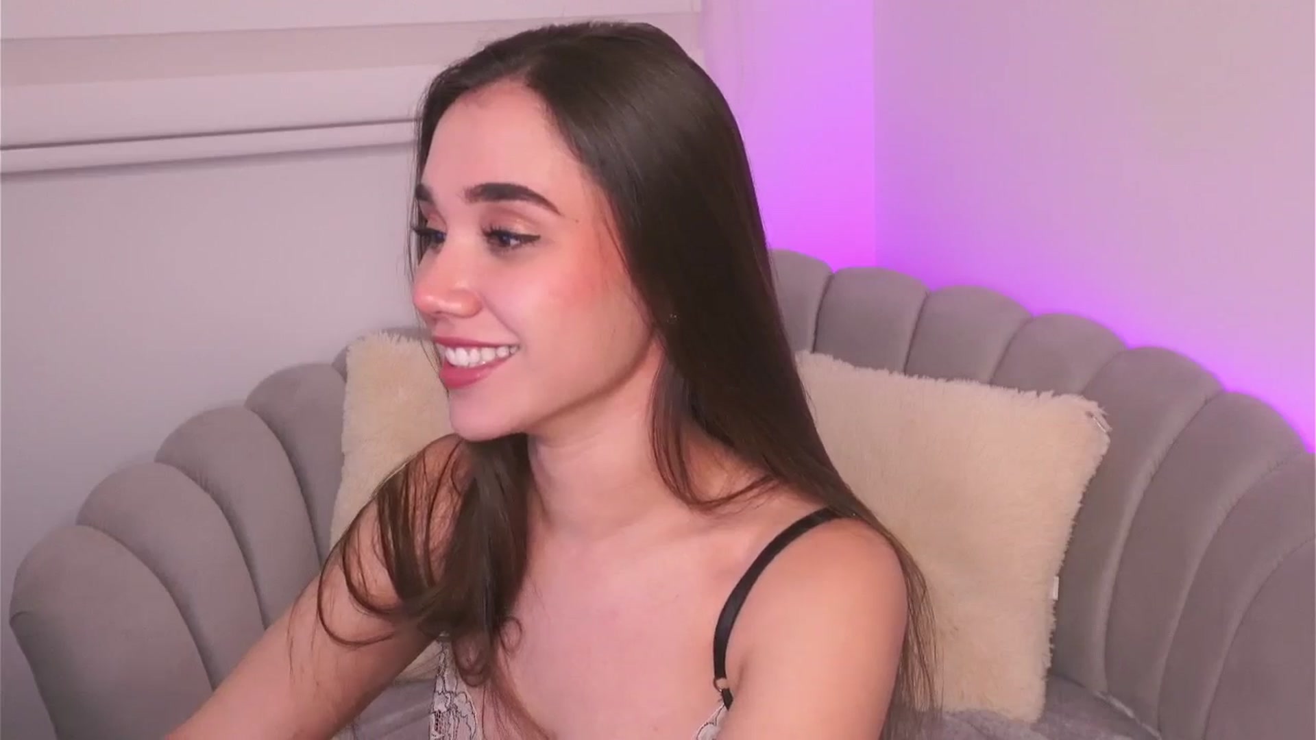 Gallery image thumbnail from Sabrinarey's myfreecams stream on, 06/22/2025, 19:53 image 13 of 20