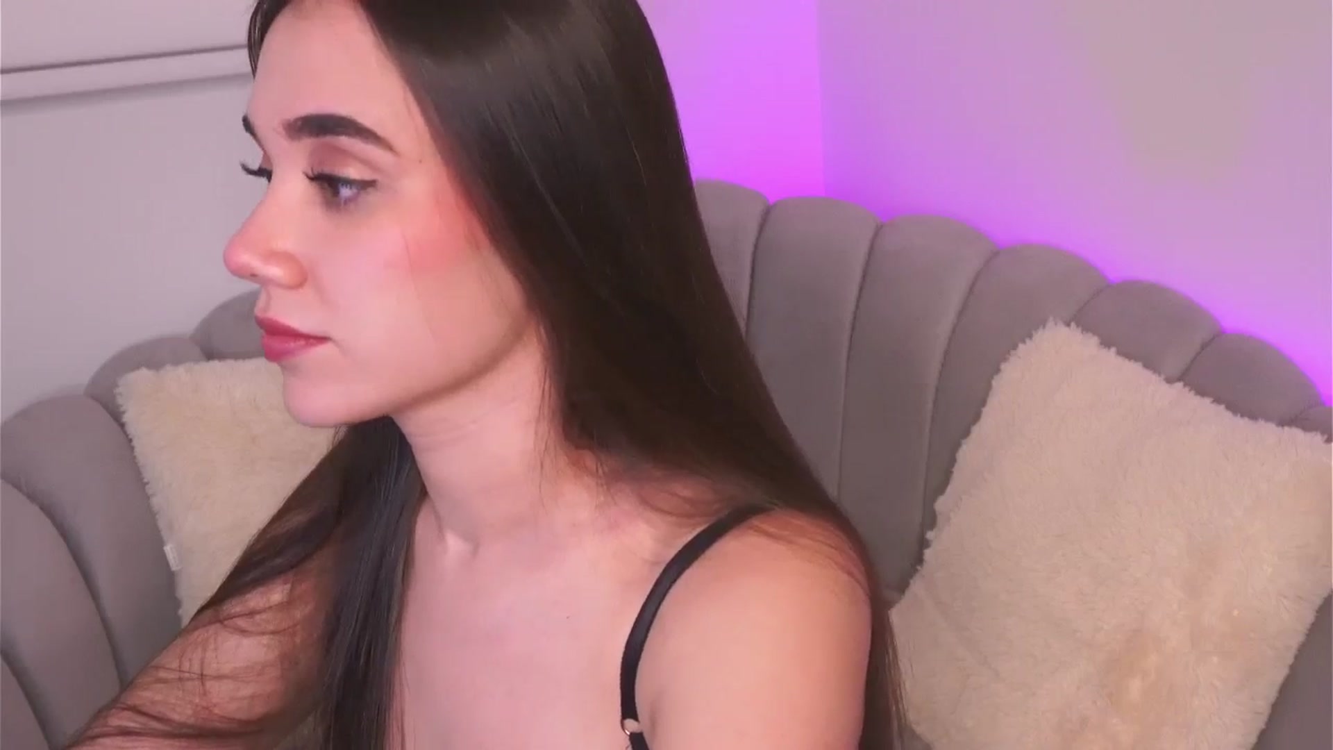 Gallery image thumbnail from Sabrinarey's myfreecams stream on, 06/22/2025, 22:33 image 10 of 20