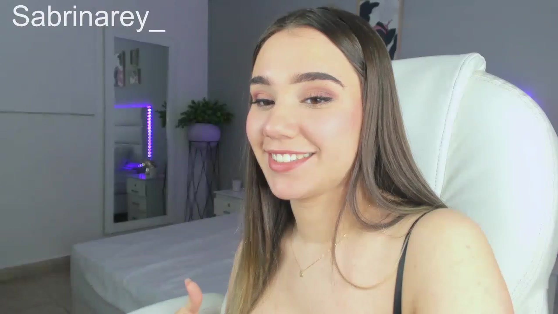 Gallery image thumbnail from Sabrinarey_'s myfreecams stream on, 11/15/2022, 21:55 image 20 of 20