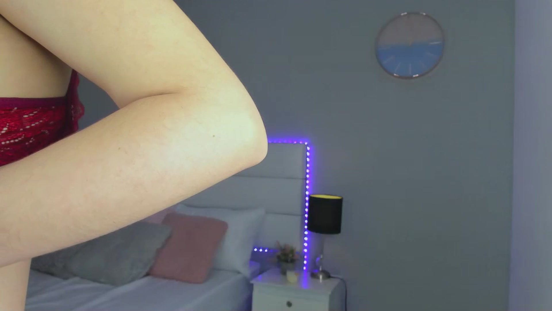 Gallery image thumbnail from Sabrinarey_'s myfreecams stream on, 11/17/2022, 21:13 image 7 of 20