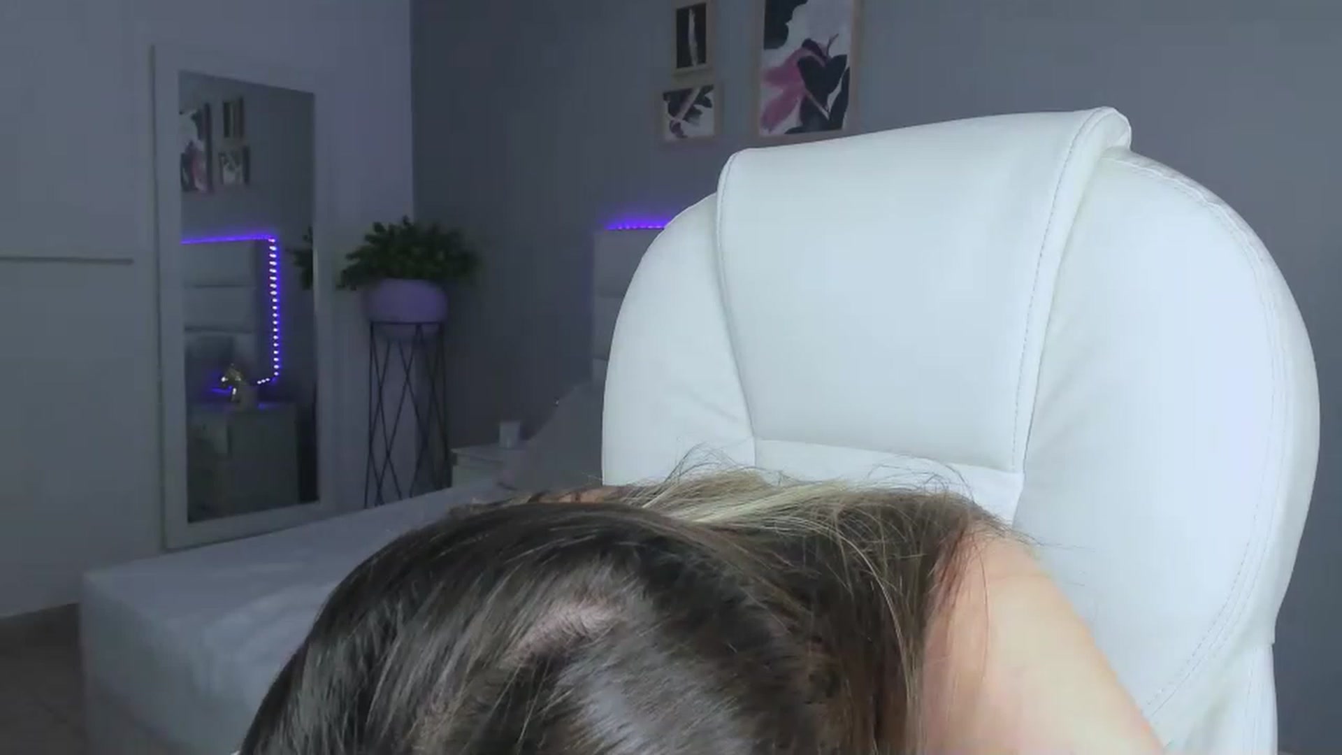 Gallery image thumbnail from Sabrinarey_'s myfreecams stream on, 11/18/2022, 01:31 image 18 of 20