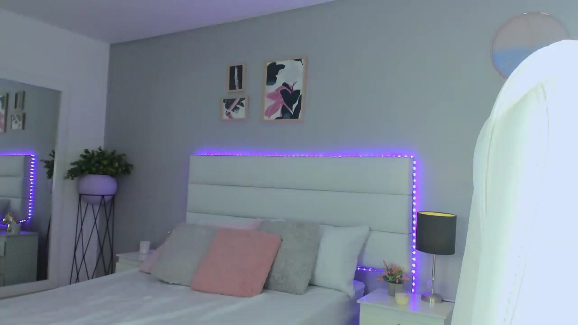 Gallery image thumbnail from Sabrinarey_'s myfreecams stream on, 11/18/2022, 15:47 image 16 of 20