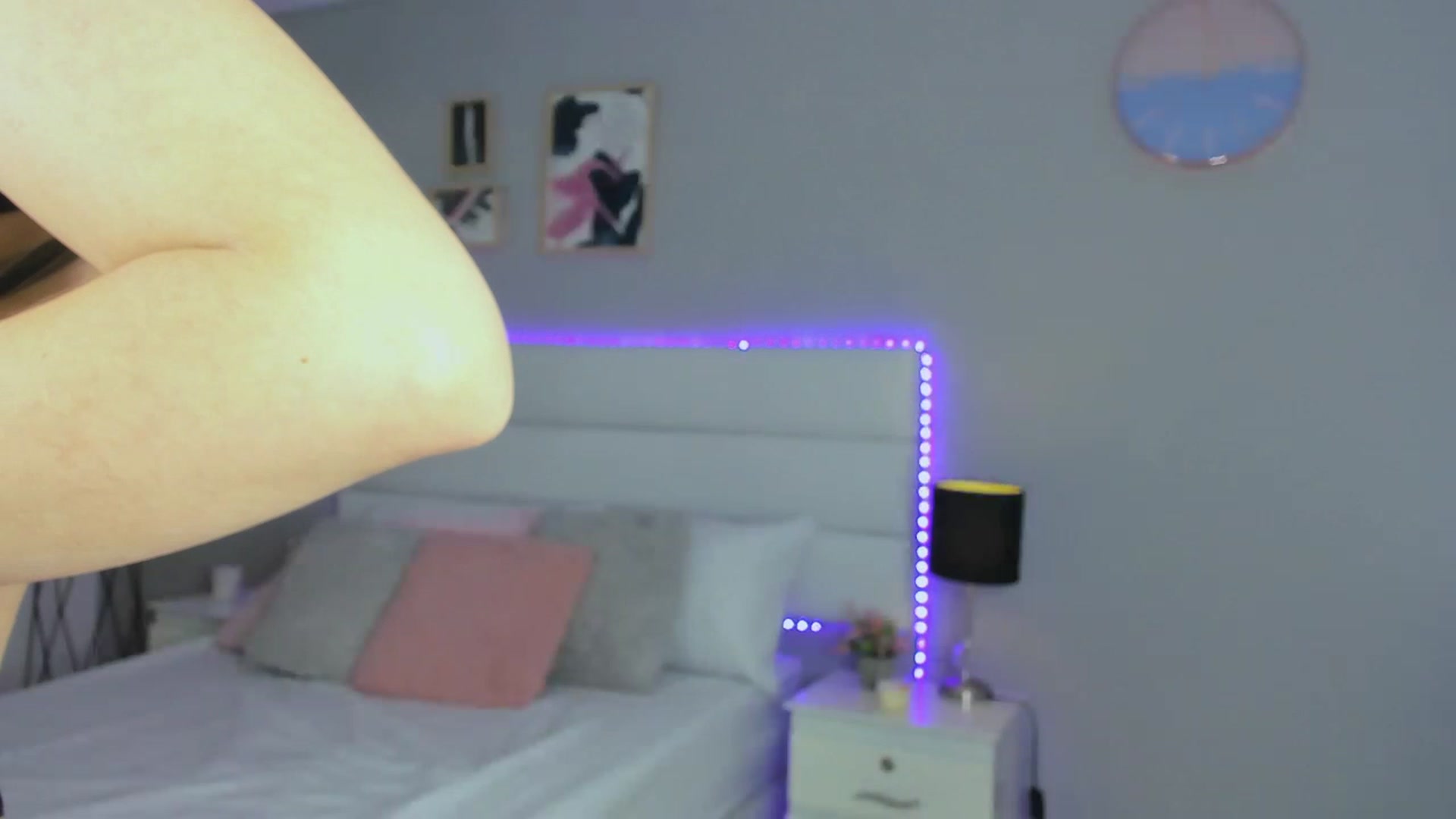 Gallery image thumbnail from Sabrinarey_'s myfreecams stream on, 11/18/2022, 18:02 image 14 of 20