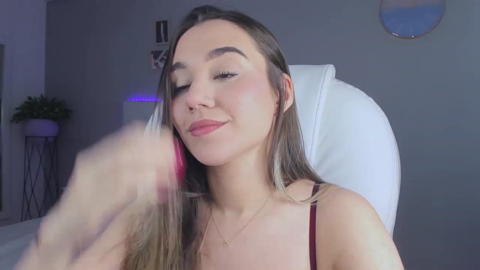 Gallery image thumbnail from Sabrinarey_'s myfreecams stream on, 11/21/2022, 24:34 image 20 of 20