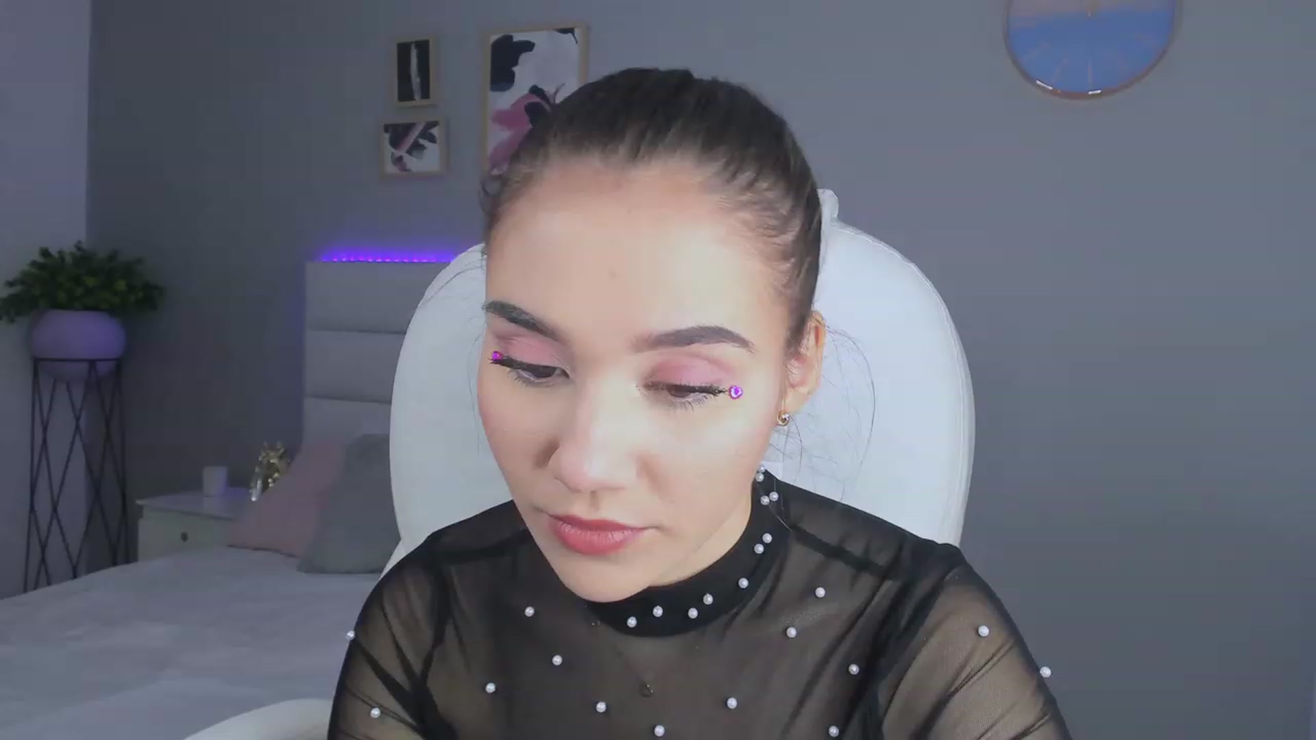 Gallery image thumbnail from Sabrinarey_'s myfreecams stream on, 11/21/2022, 21:43 image 3 of 20